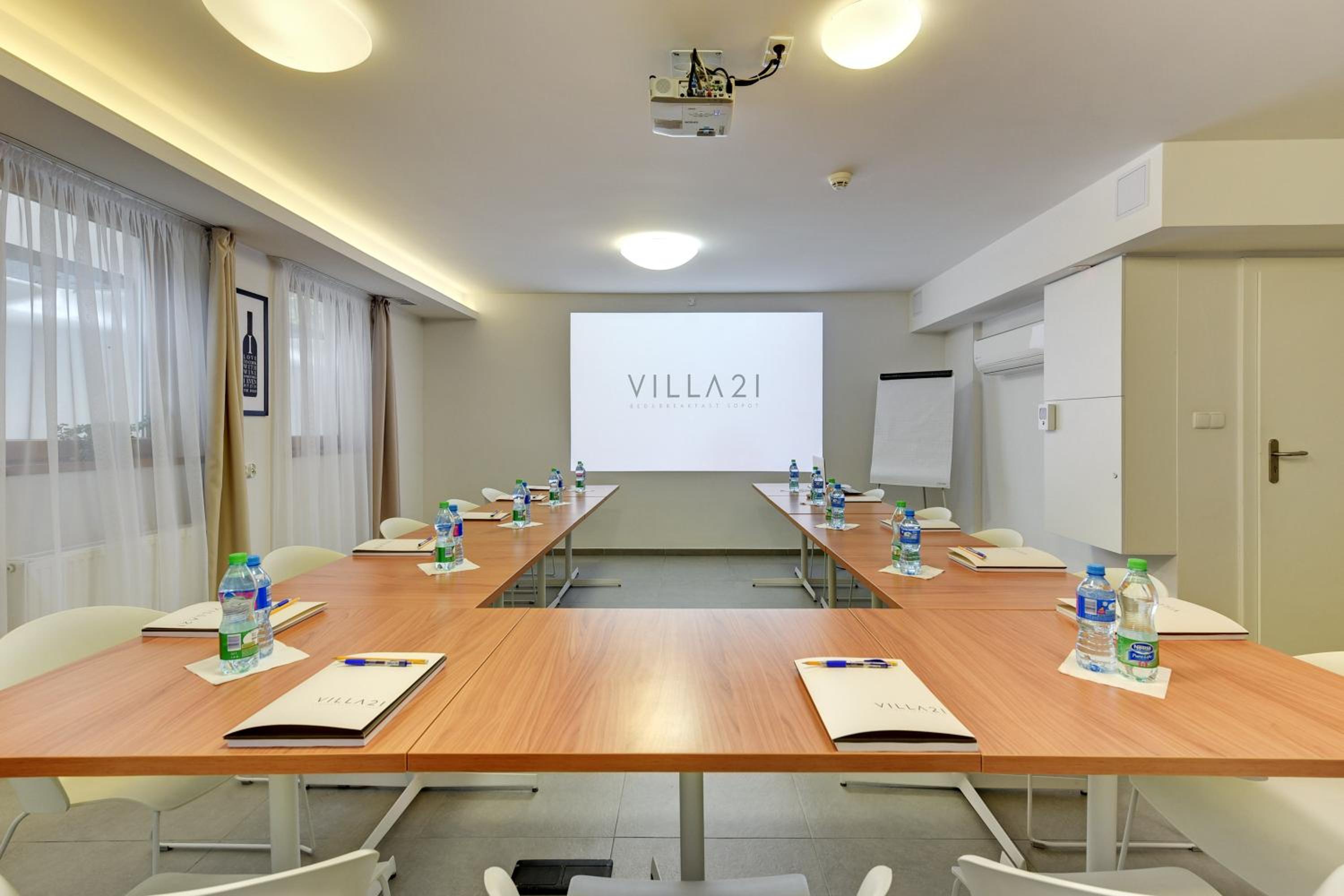 Villa 21 by Victus
