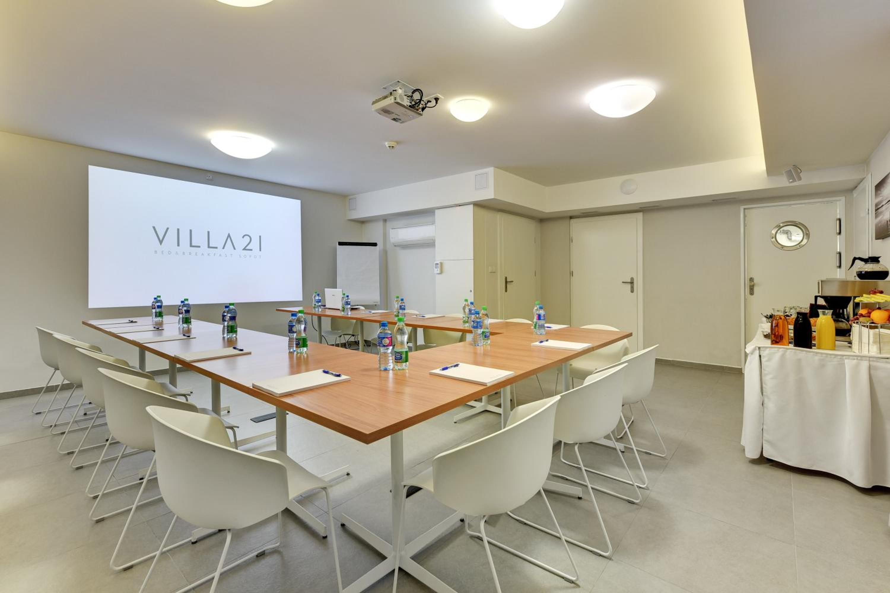 Villa 21 by Victus