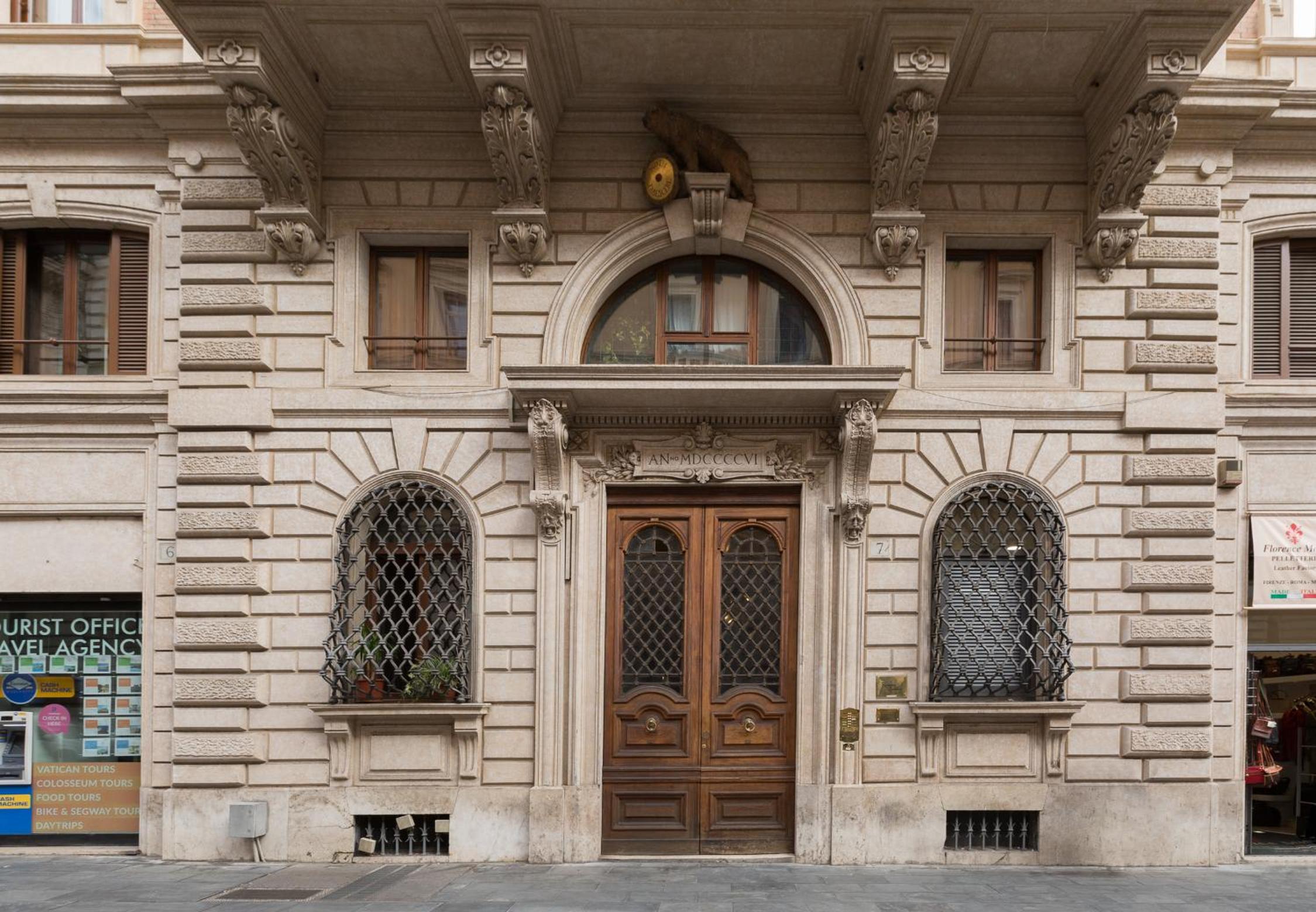 Affreschi Su Roma Luxury B&B