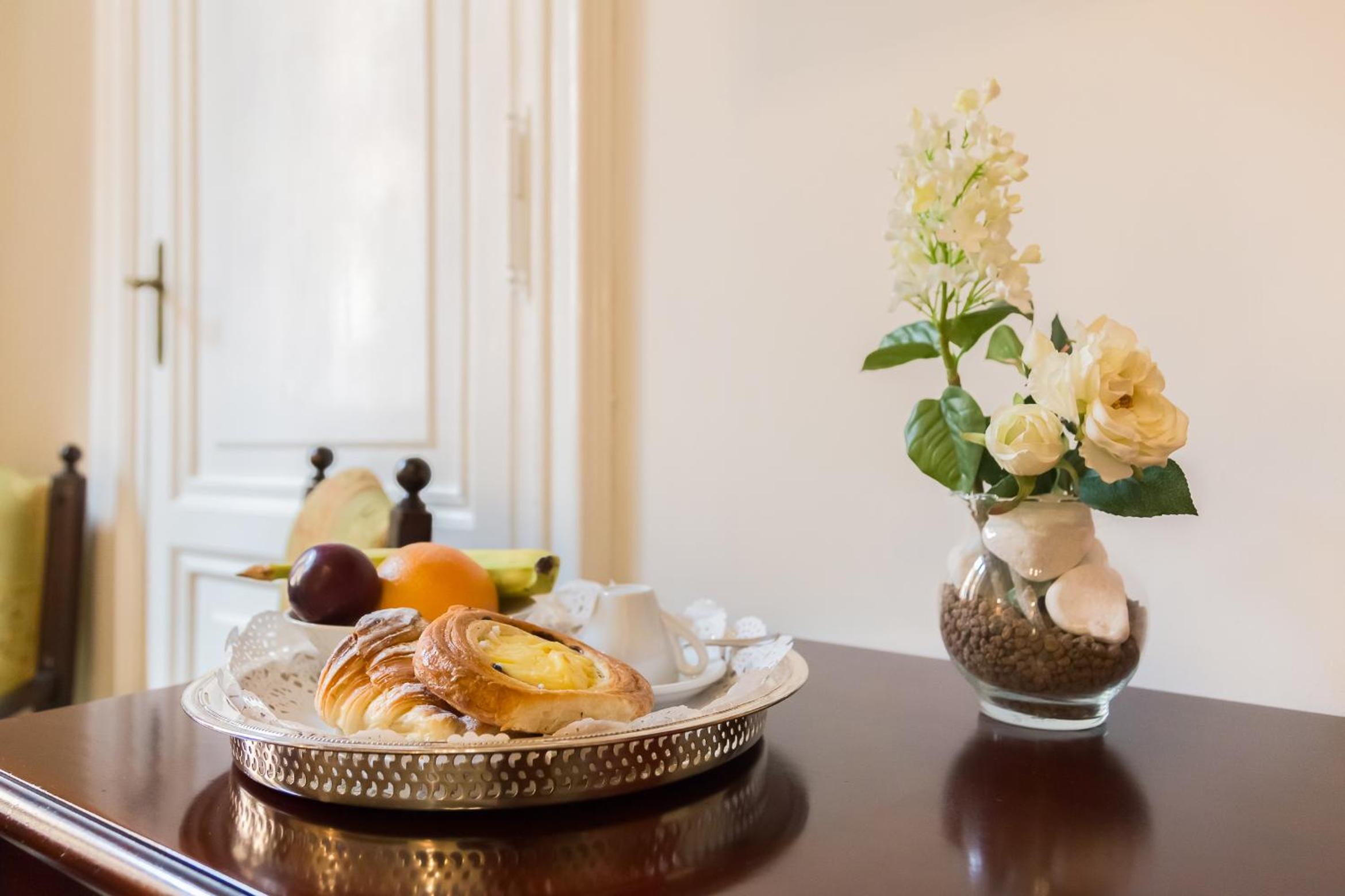 Affreschi Su Roma Luxury B&B