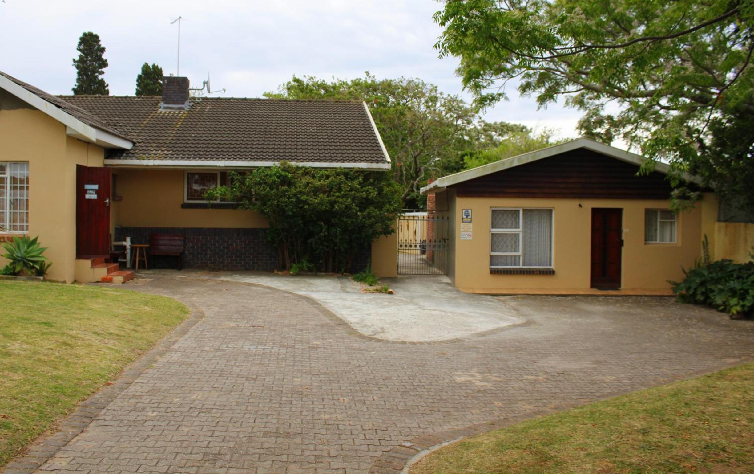 African Aquila Guest Lodge