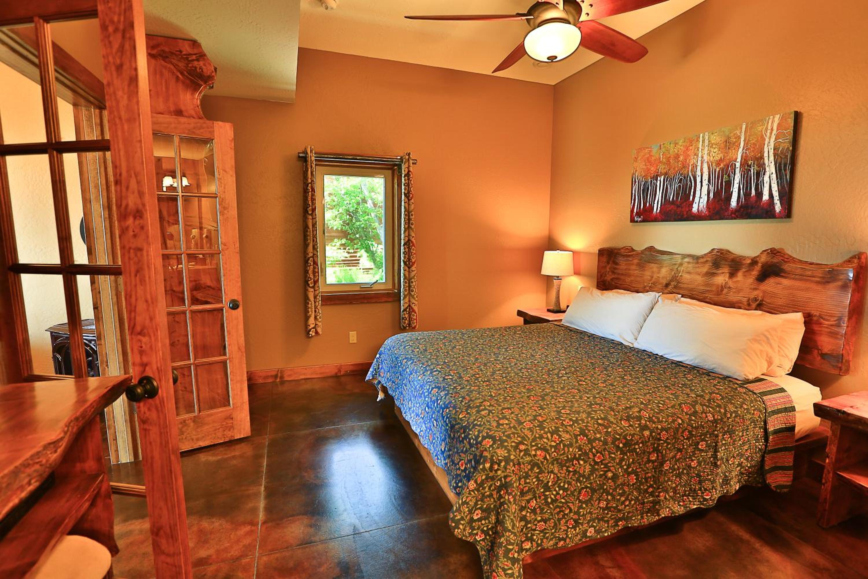 Baycrest Lodge