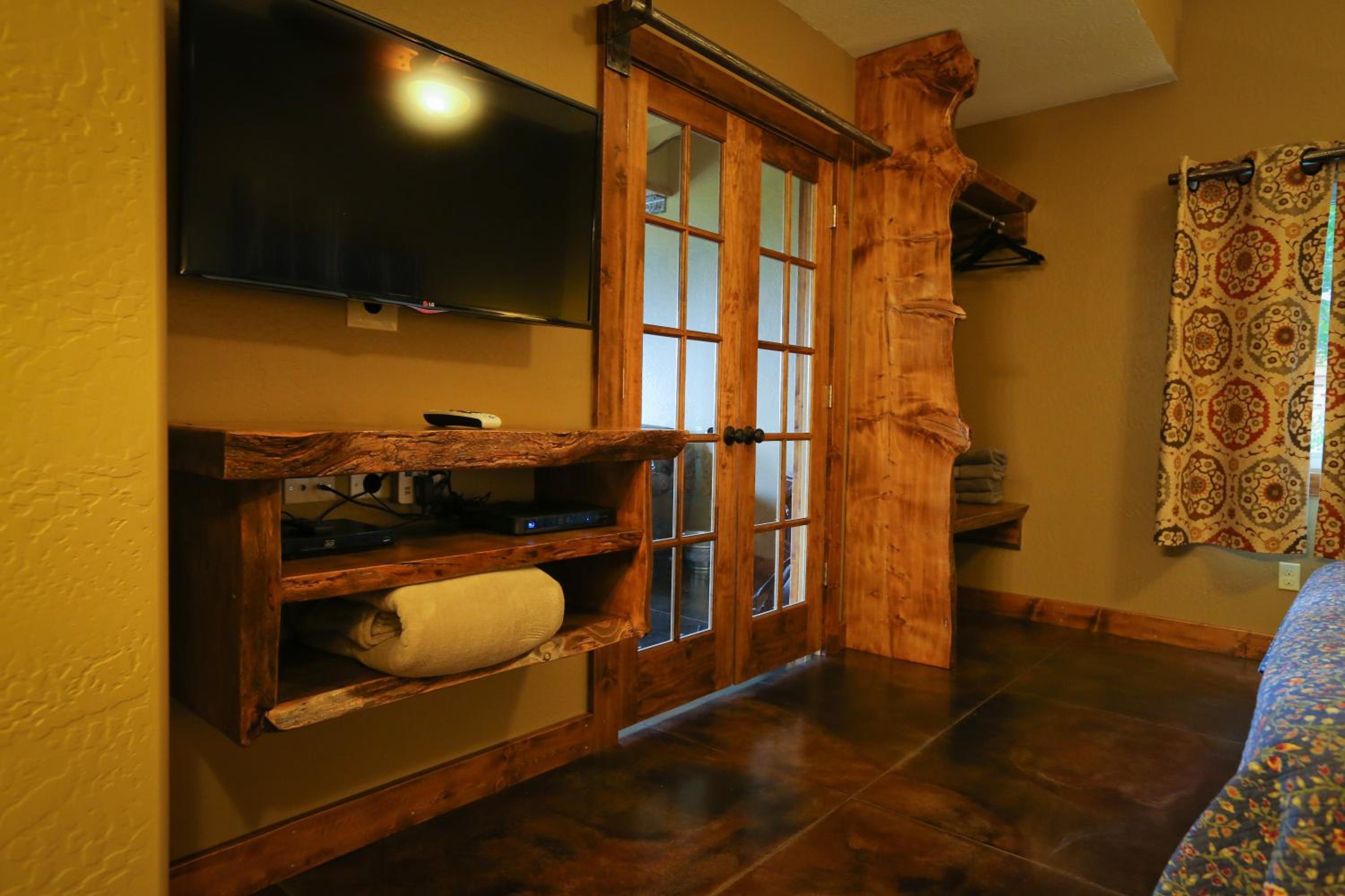 Baycrest Lodge