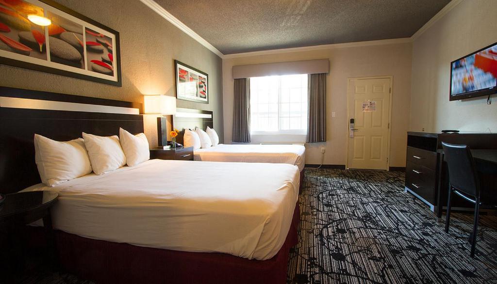 Granada Inn - Property Image 10