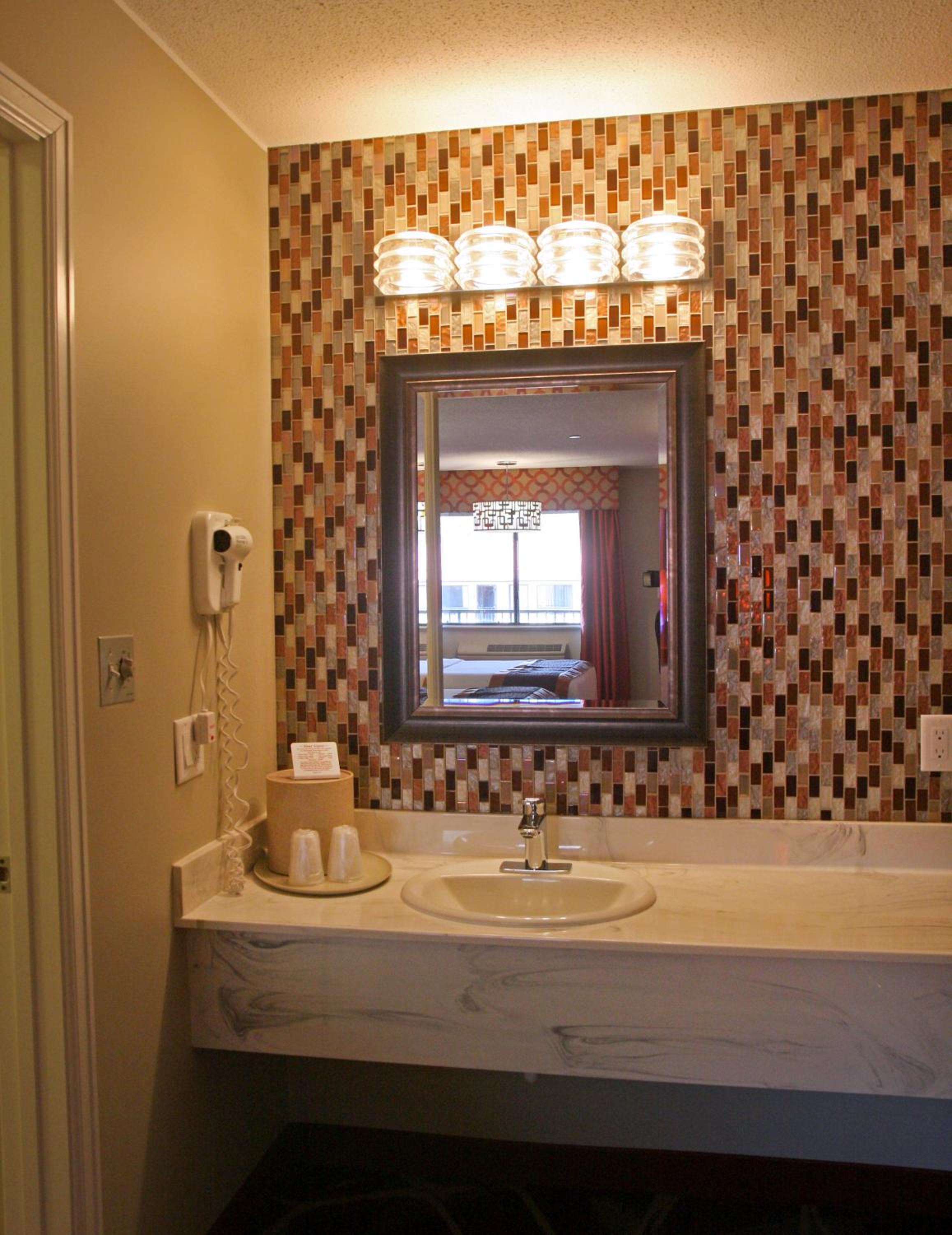 Gateway Inn and Suites