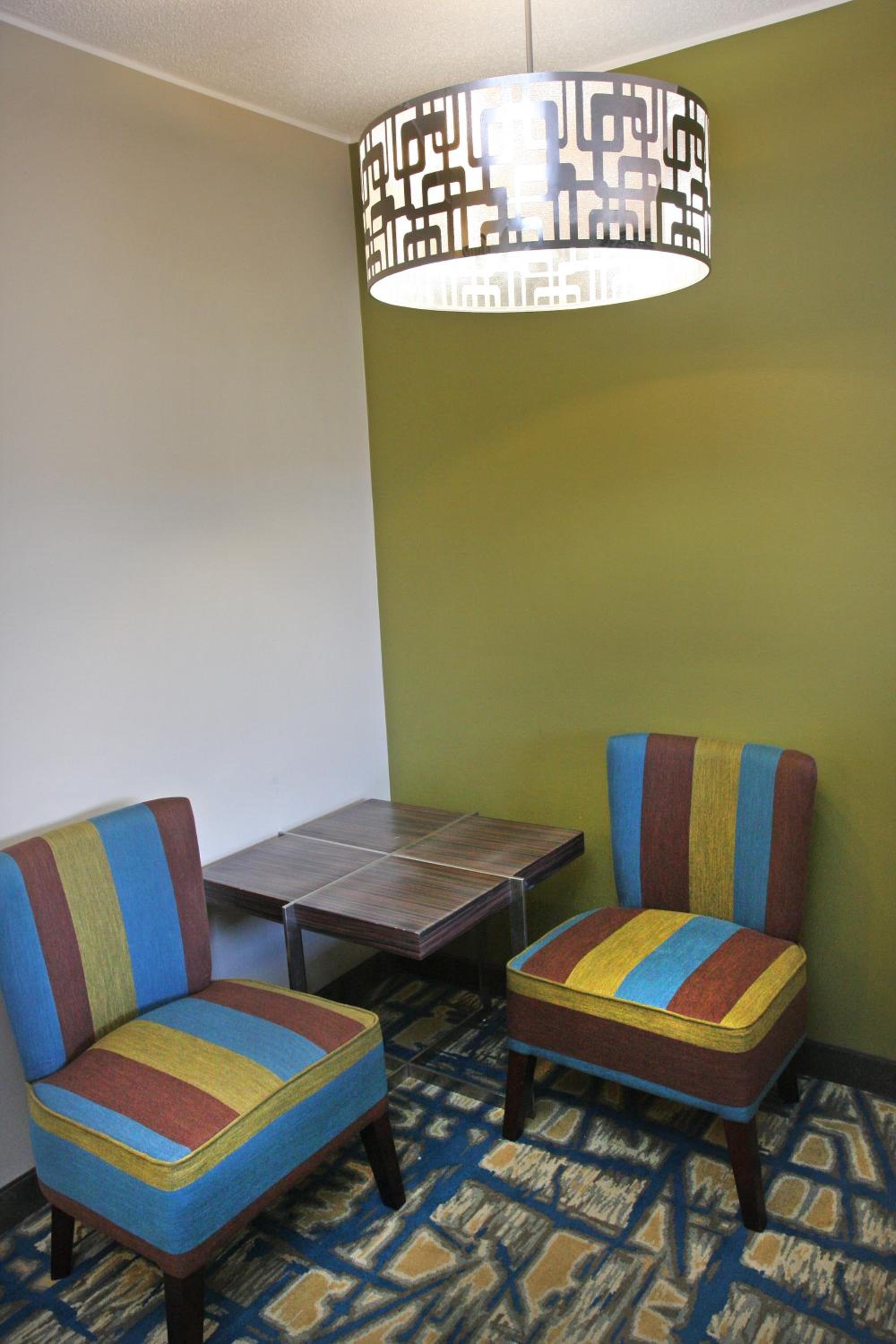 Gateway Inn and Suites