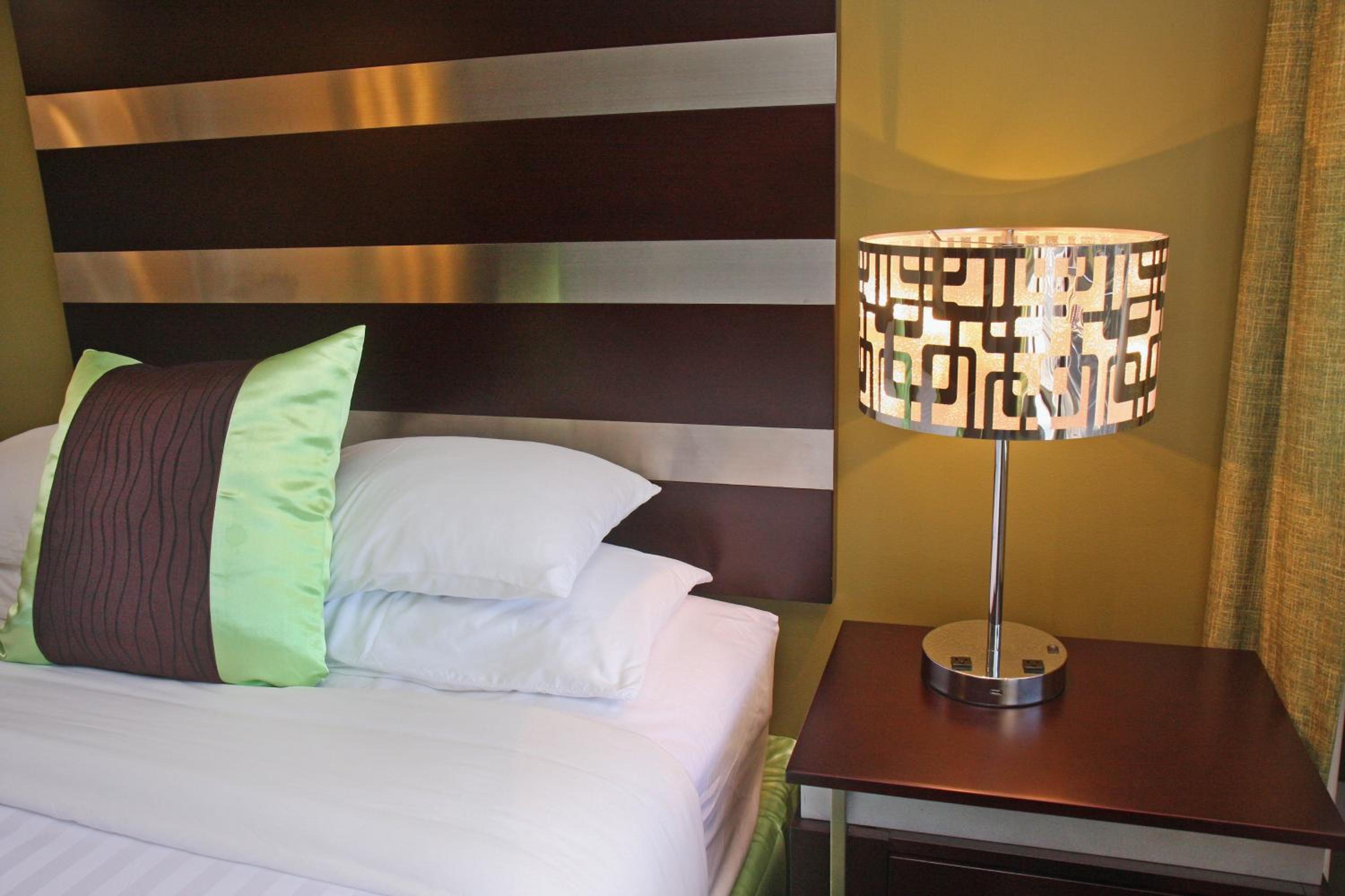 Gateway Inn and Suites