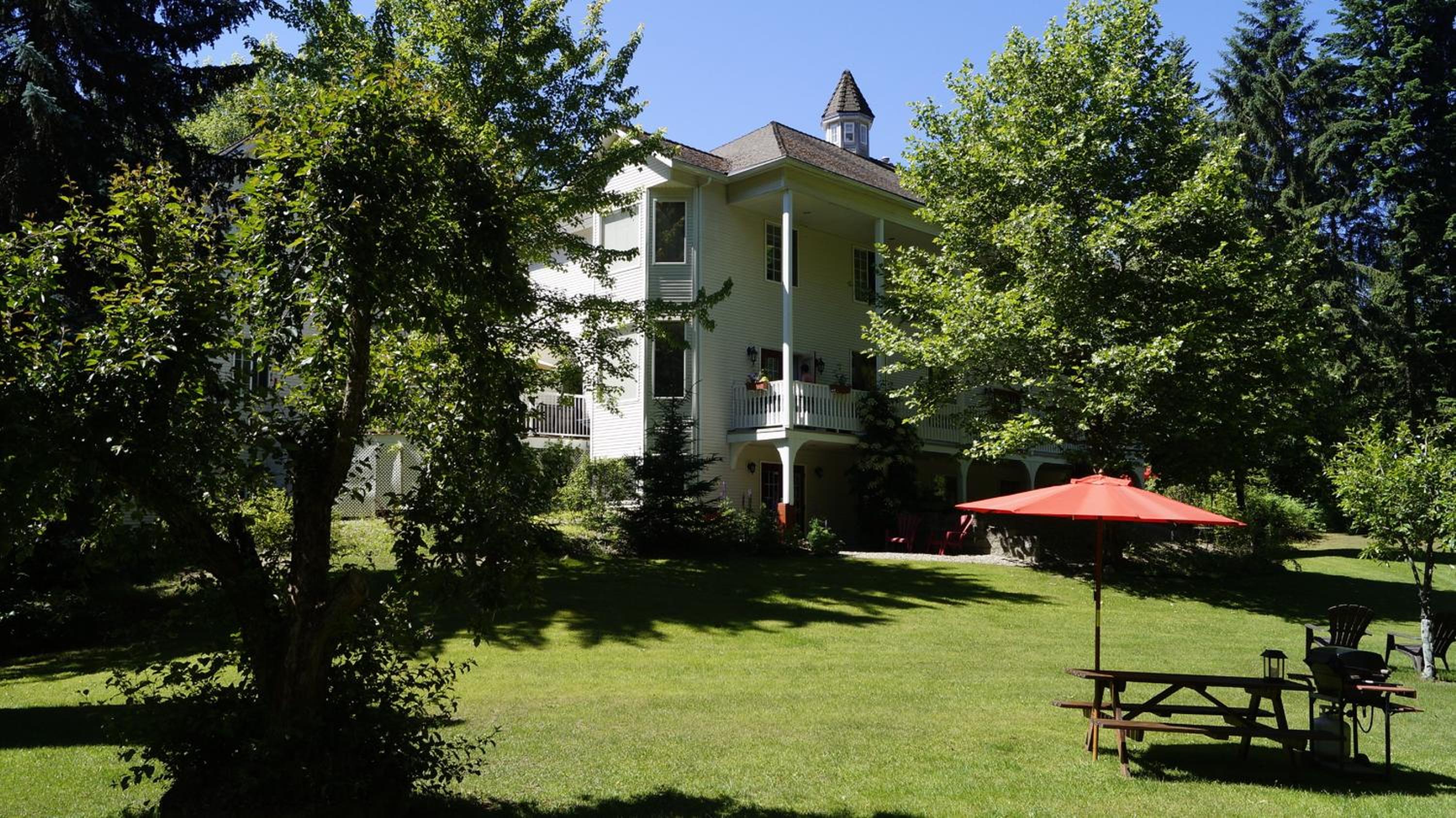 The Inn at the Ninth Hole Bed & Breakfast