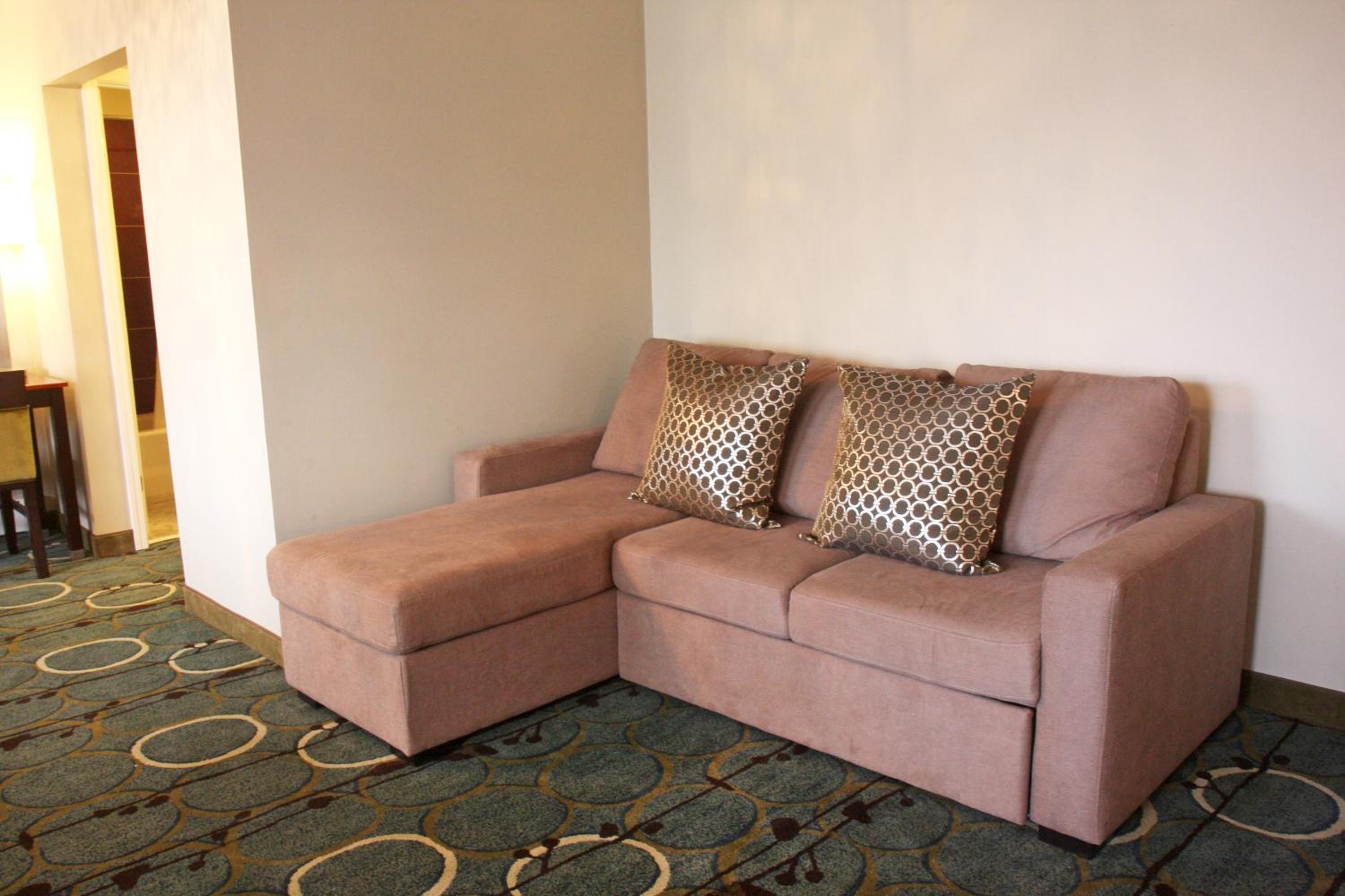 Gateway Inn and Suites