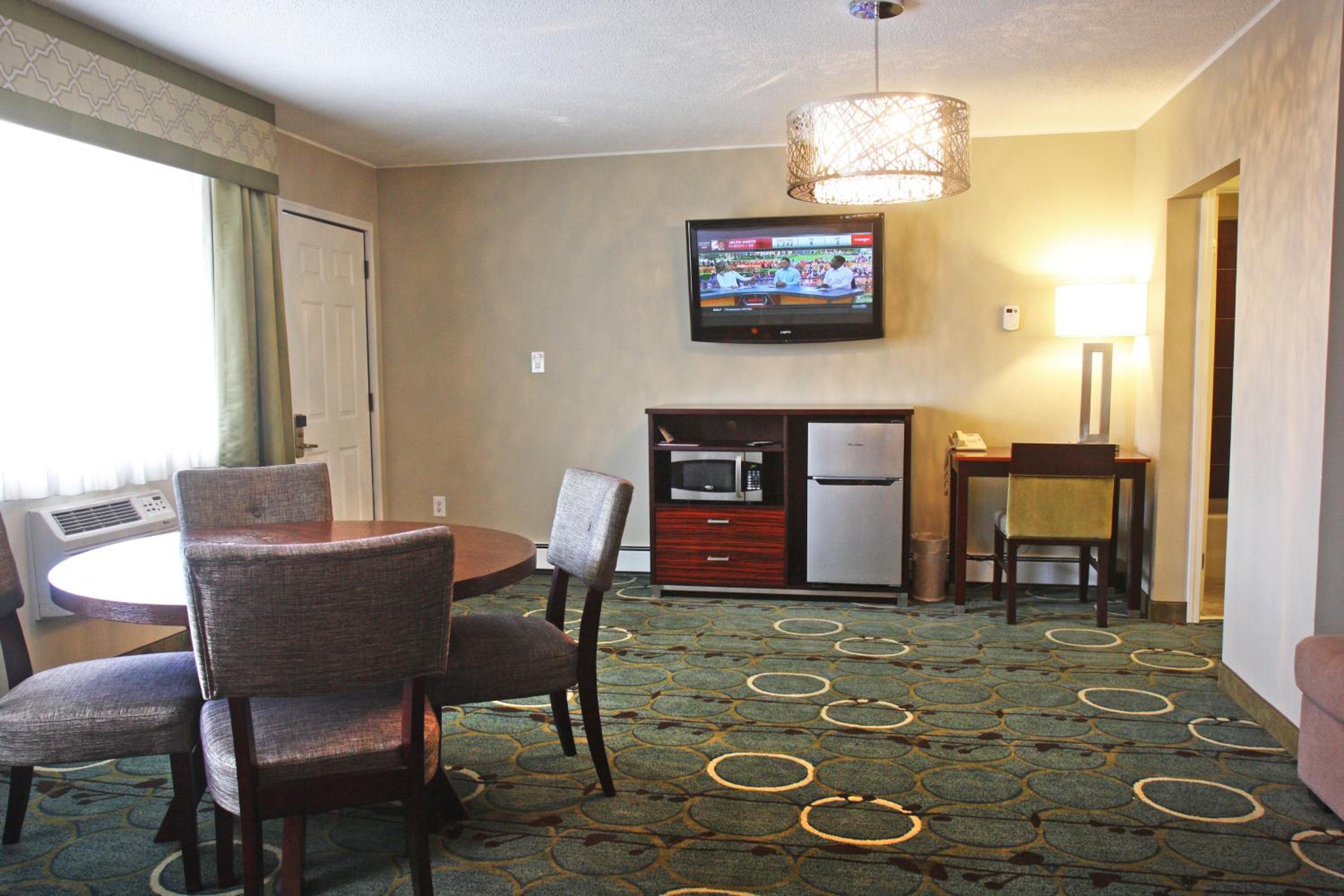 Gateway Inn and Suites