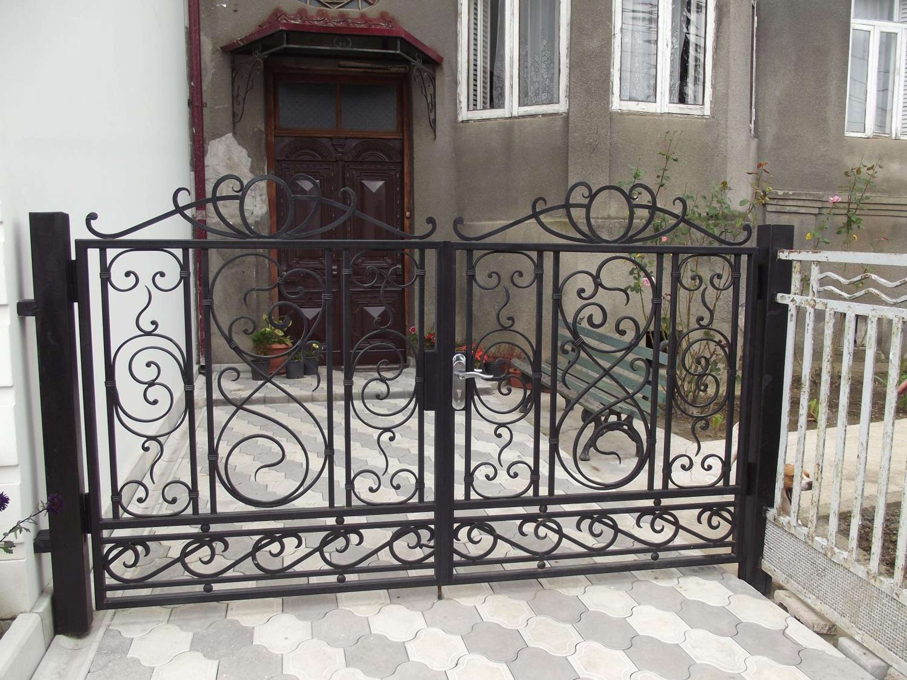 White Hotel Guesthouse