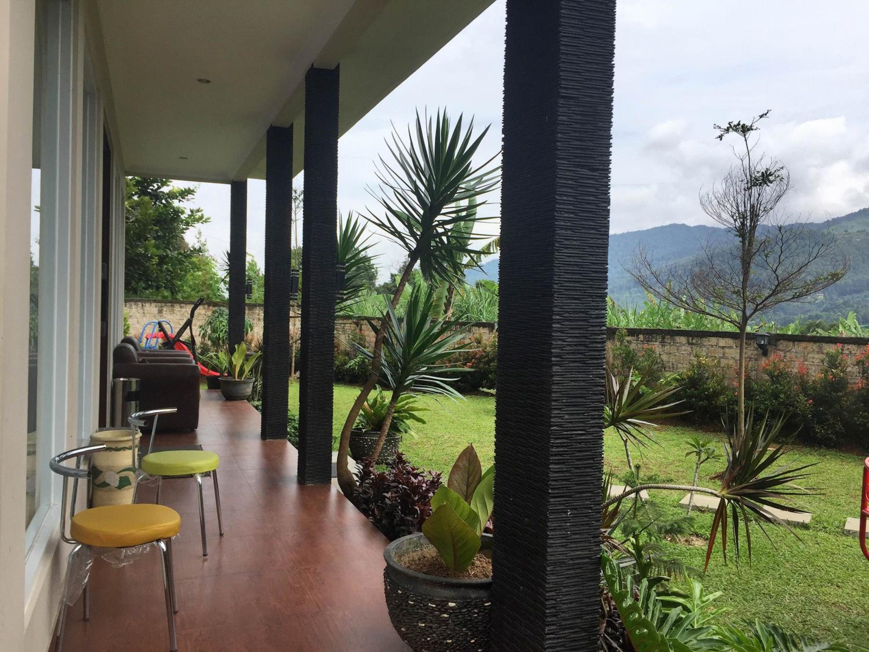 Avilla Puncak