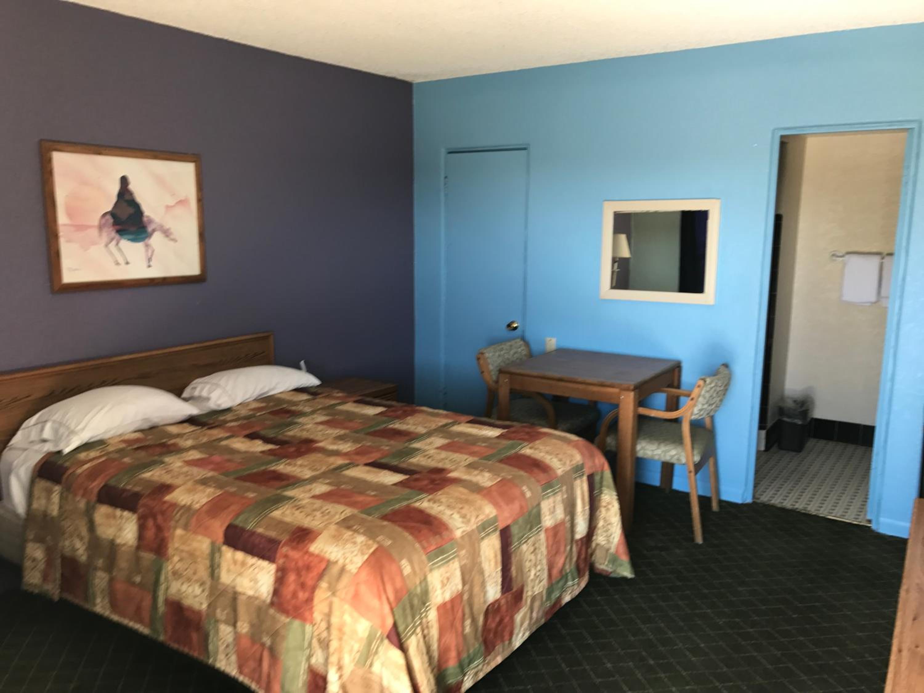 Roswell Vacations - Western Inn Roswell - Property Image 6