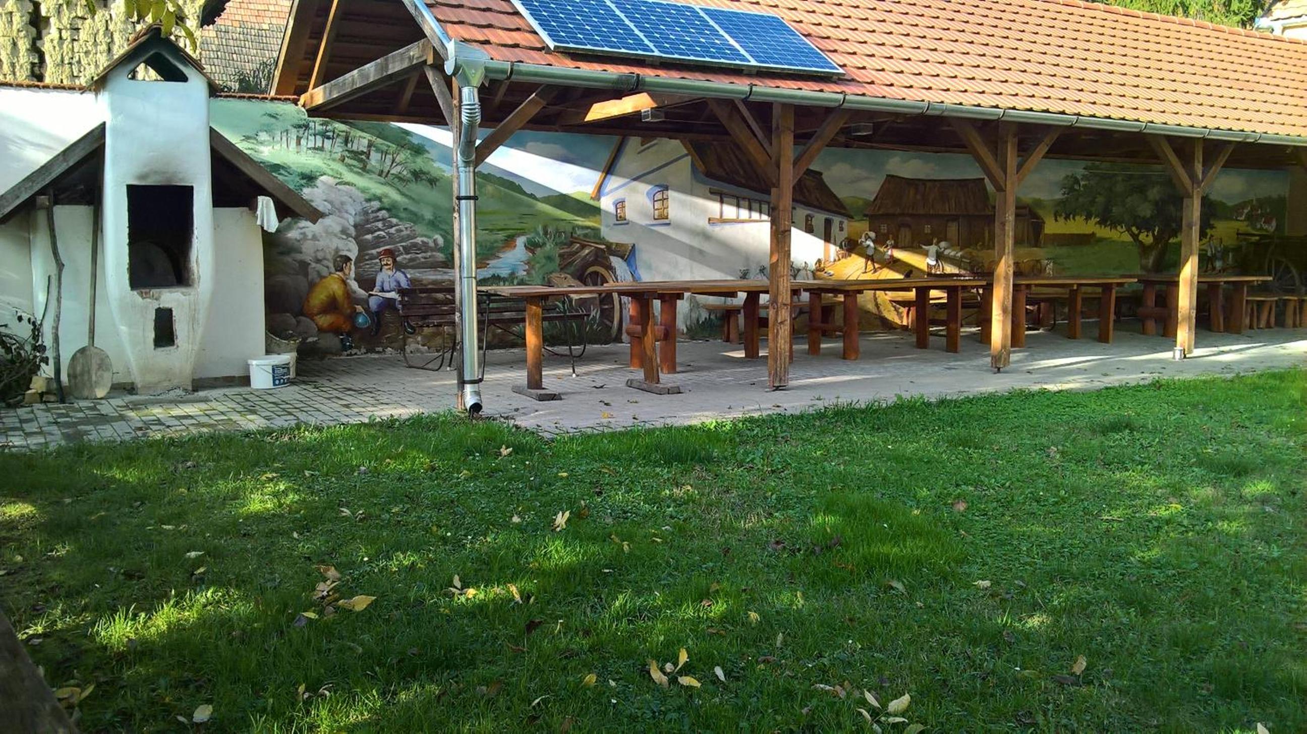 Photo 12