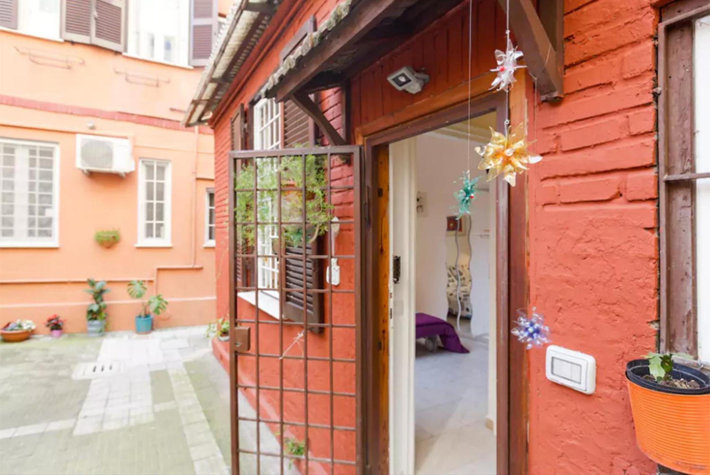 Urban Chic Studio - by BRAVE