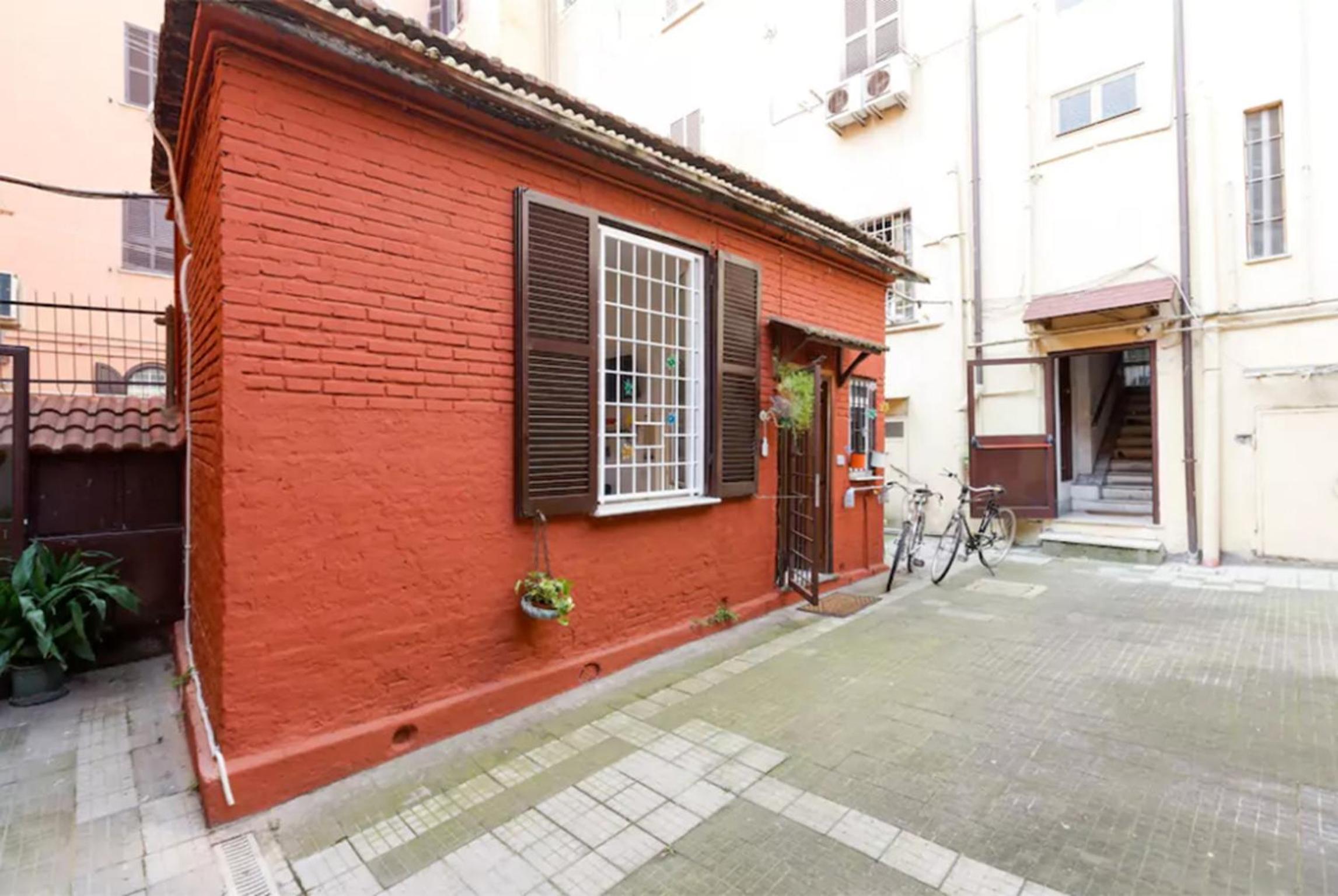 Urban Chic Studio - by BRAVE
