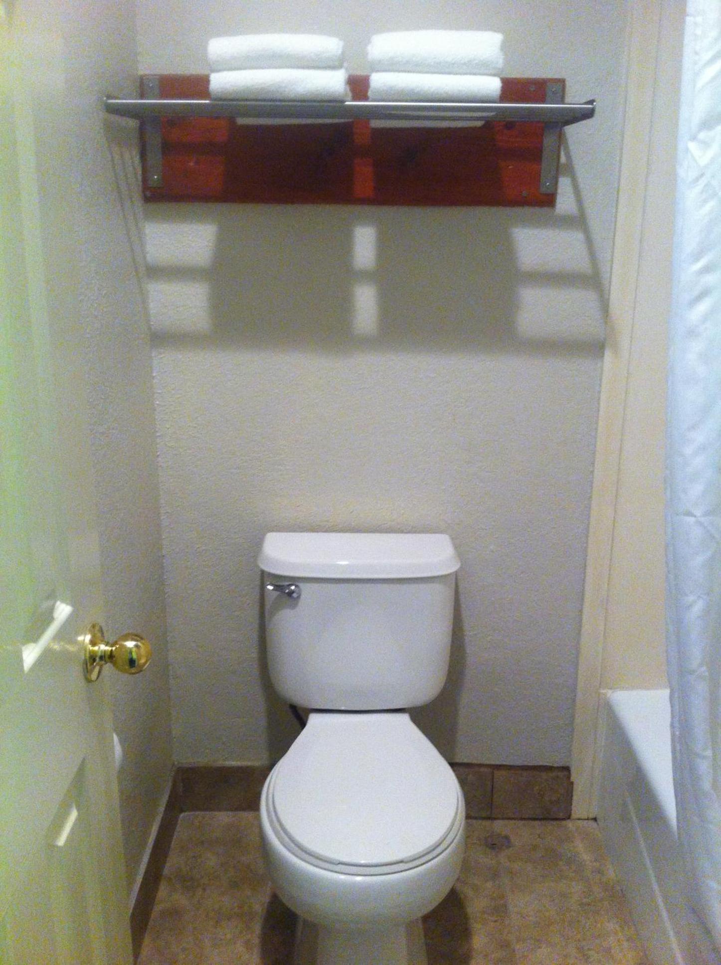 Granada Inn - Property Image 3