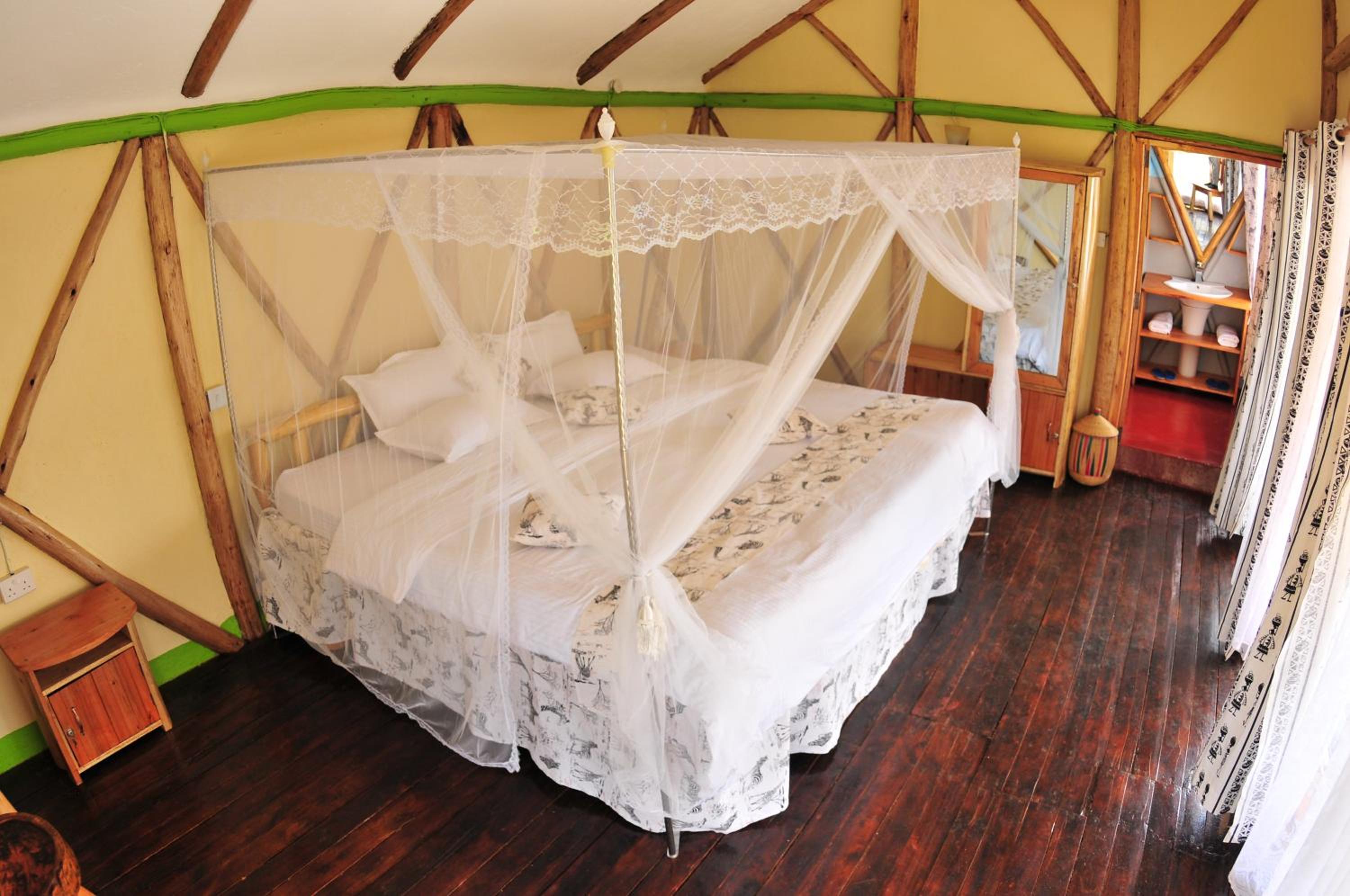 Lake Bunyonyi Rock Resort