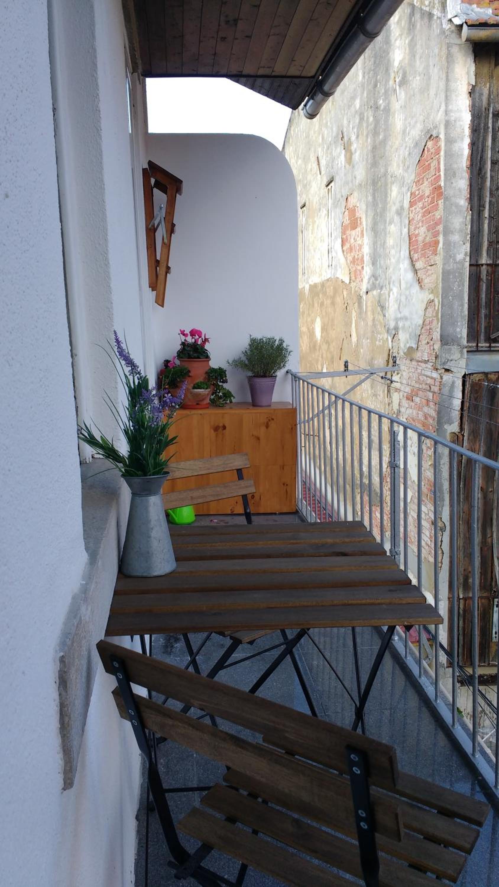 Photo 33