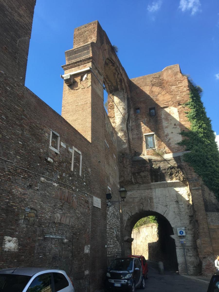 Delightful apartment 100 meters from the Colosseum