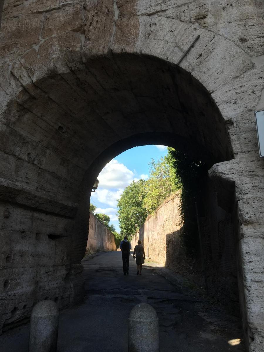 Delightful apartment 100 meters from the Colosseum