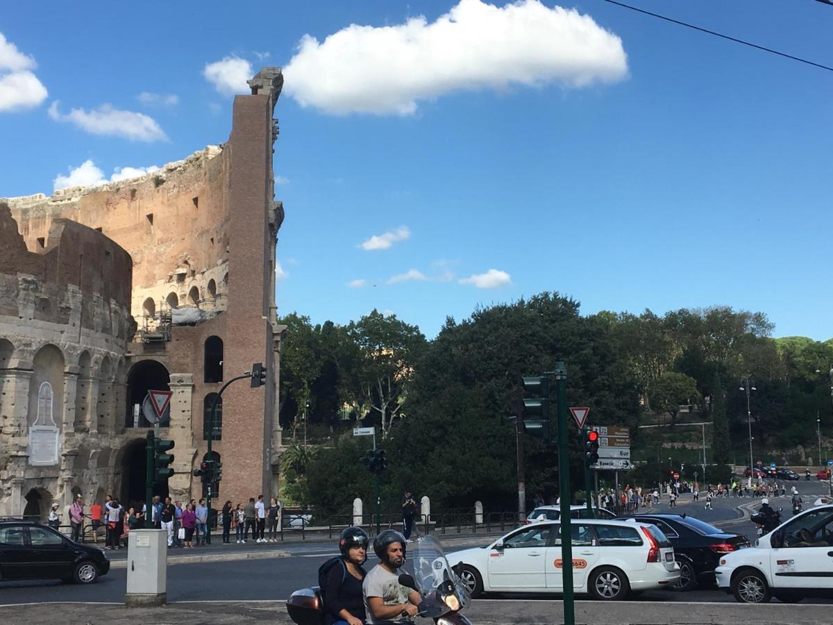 Delightful apartment 100 meters from the Colosseum