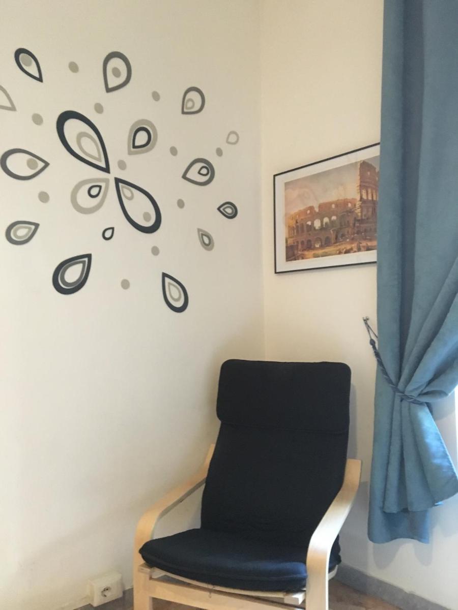 Delightful apartment 100 meters from the Colosseum