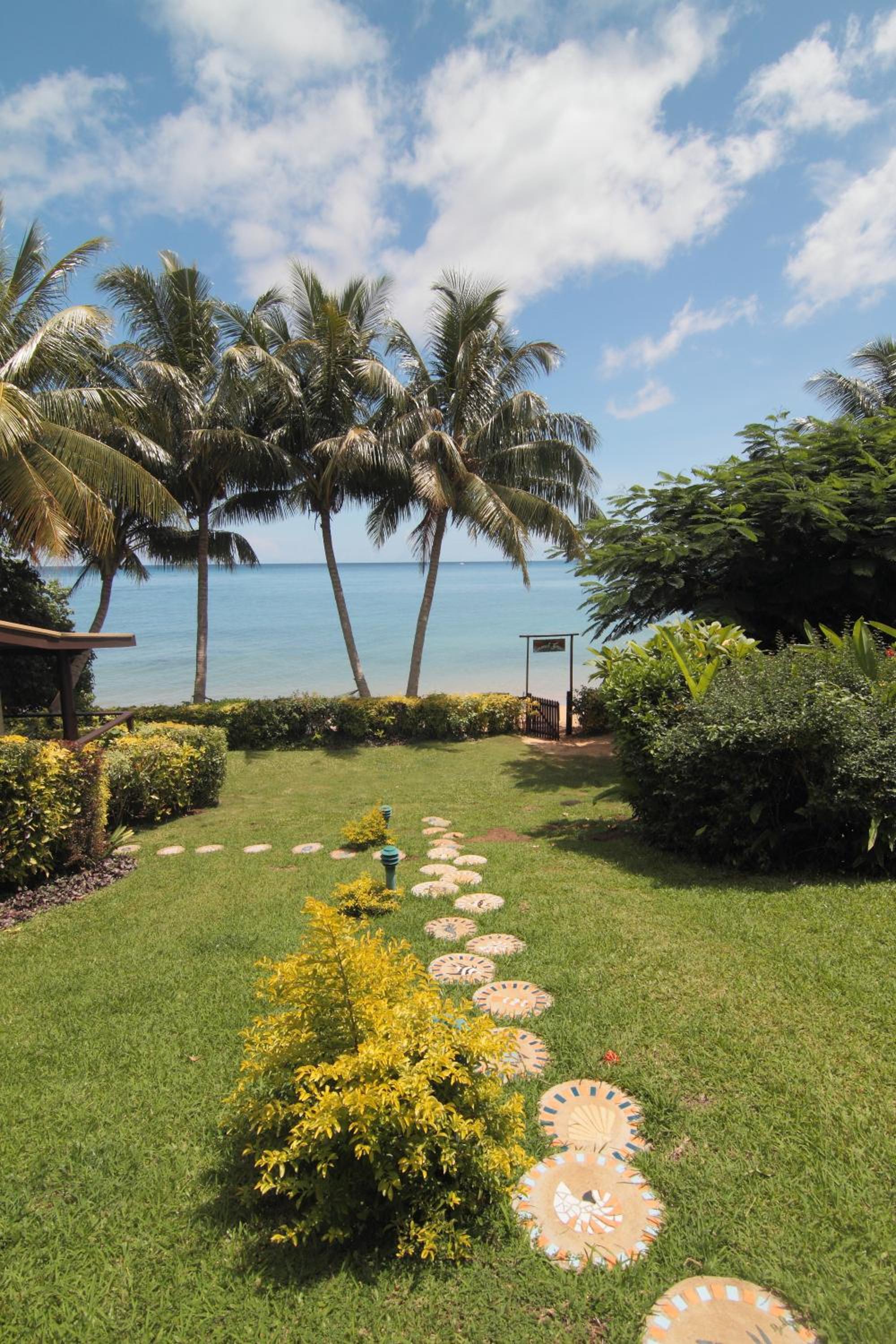 Coconut Grove Beachfront Resort