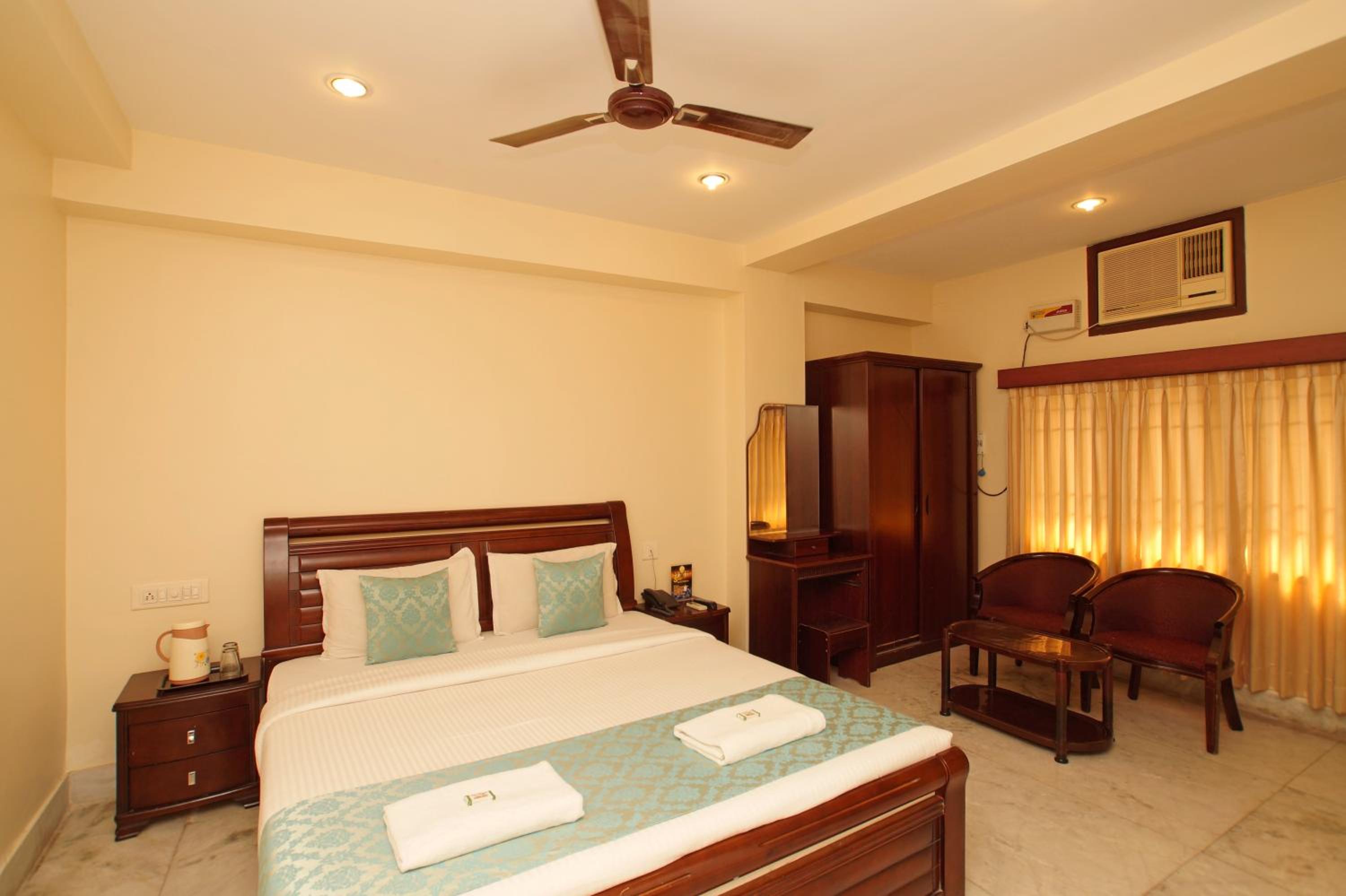 Lloyds Serviced Apartments, Near Music Academy view 2