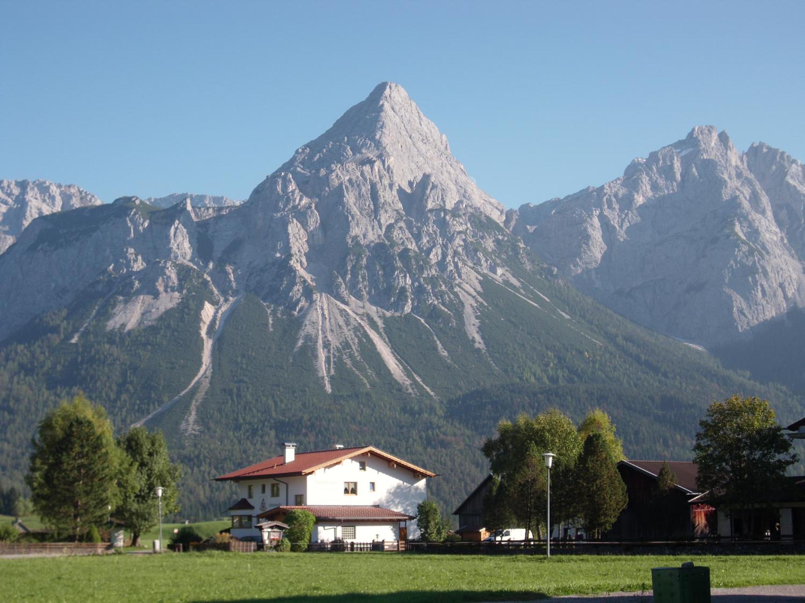 Photo 10