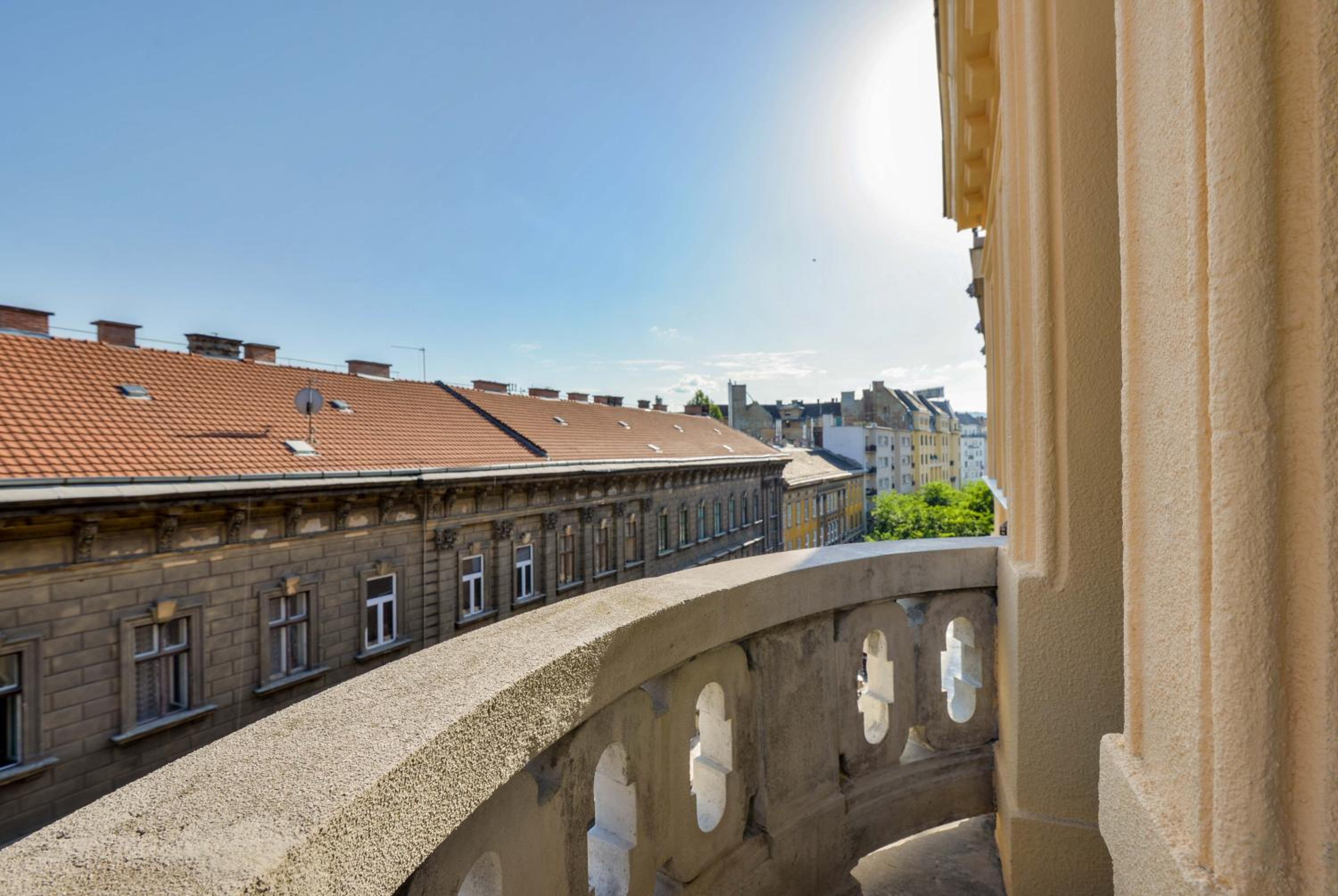 Dohany Design Apartments view 4