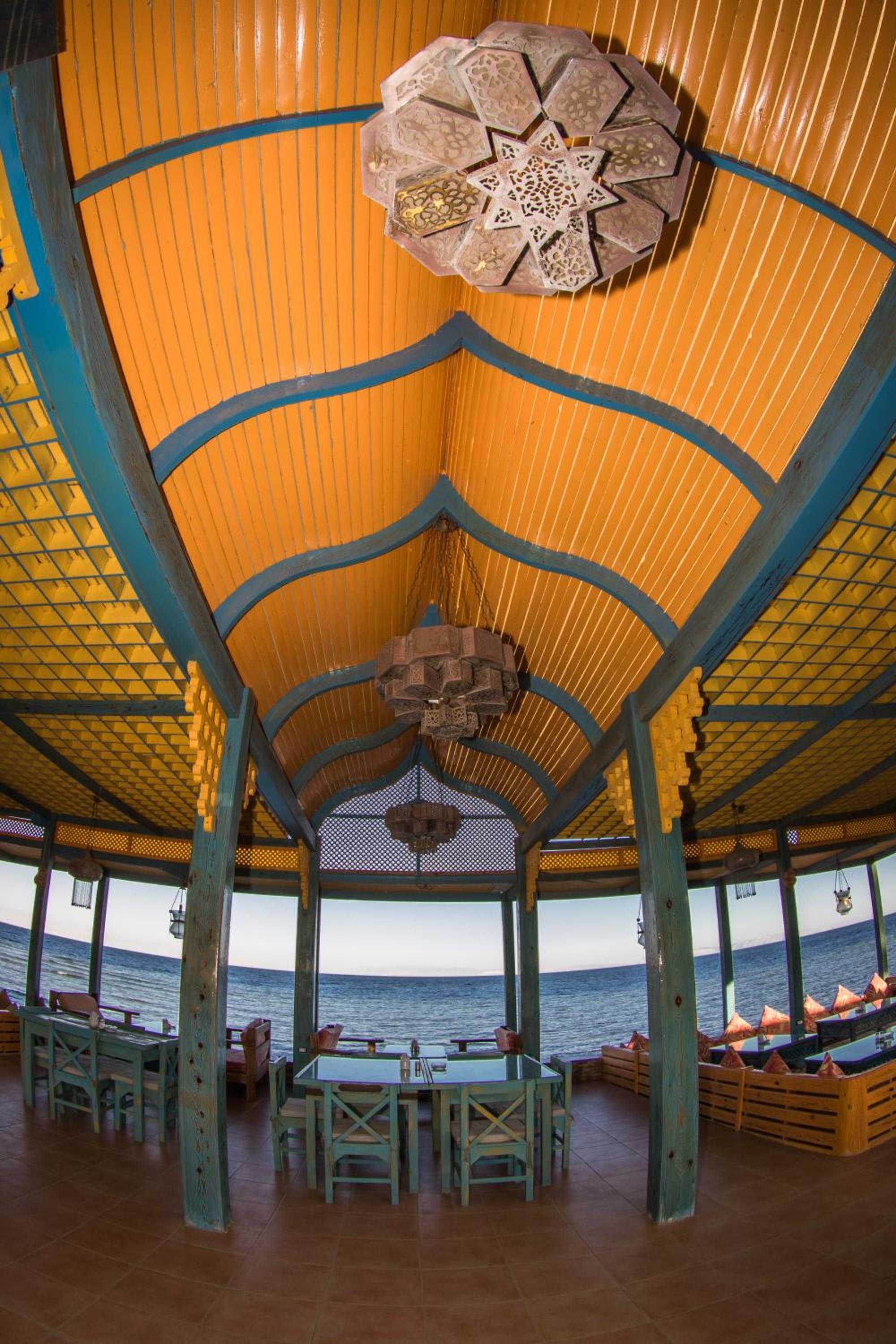 Shams Hotel & Dive Centre