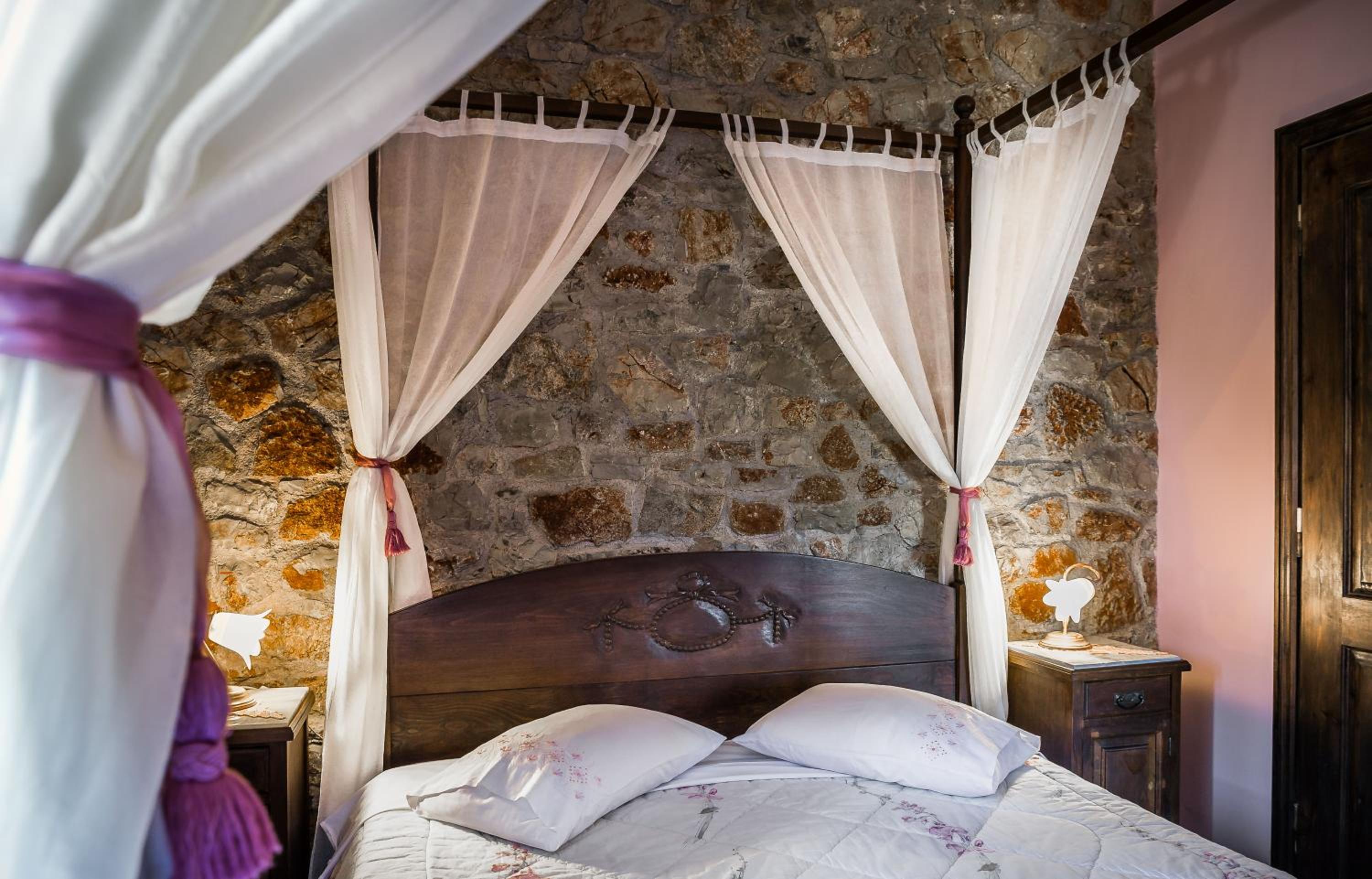Klymeni Traditional Homes