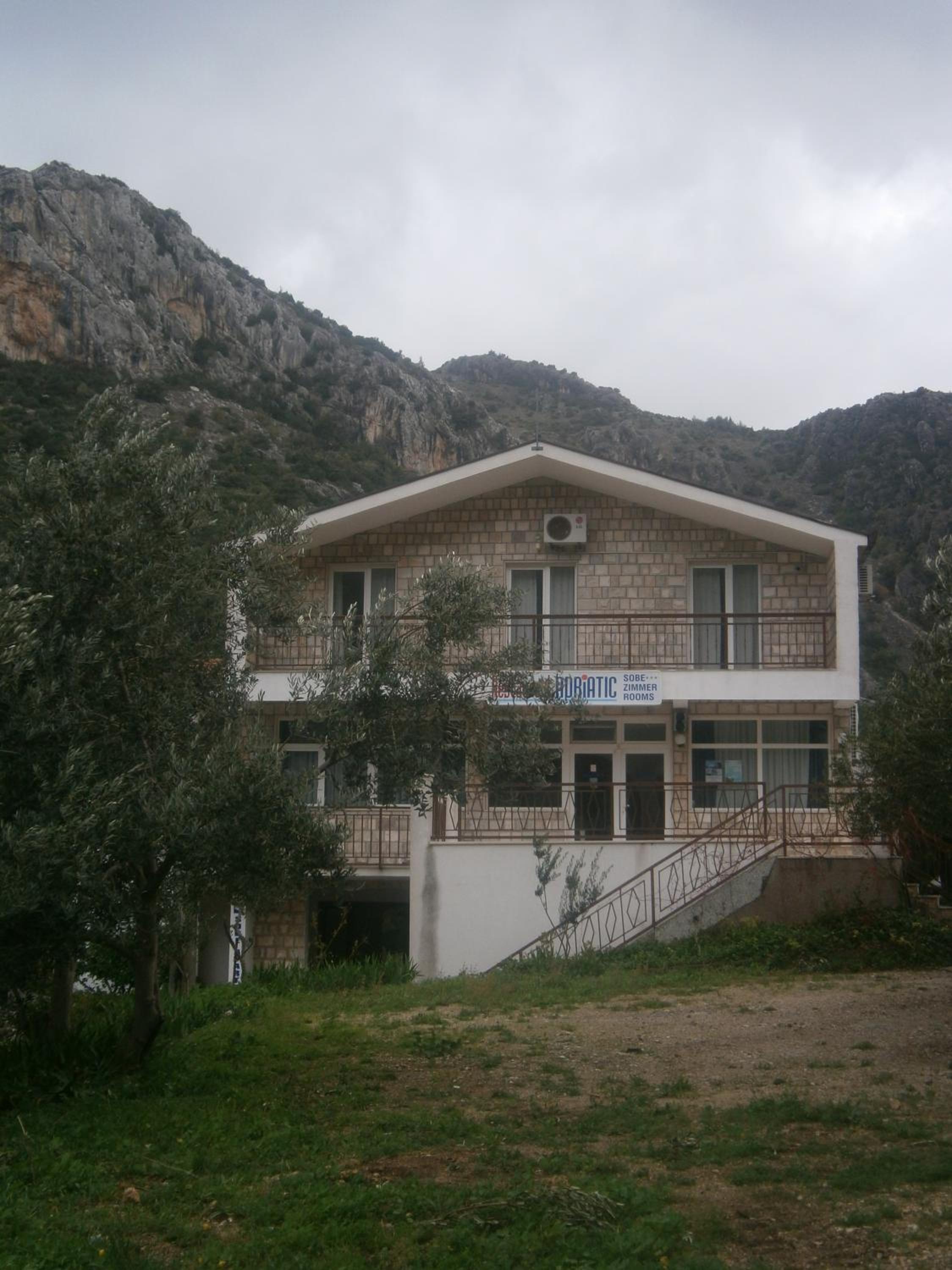 Photo 9