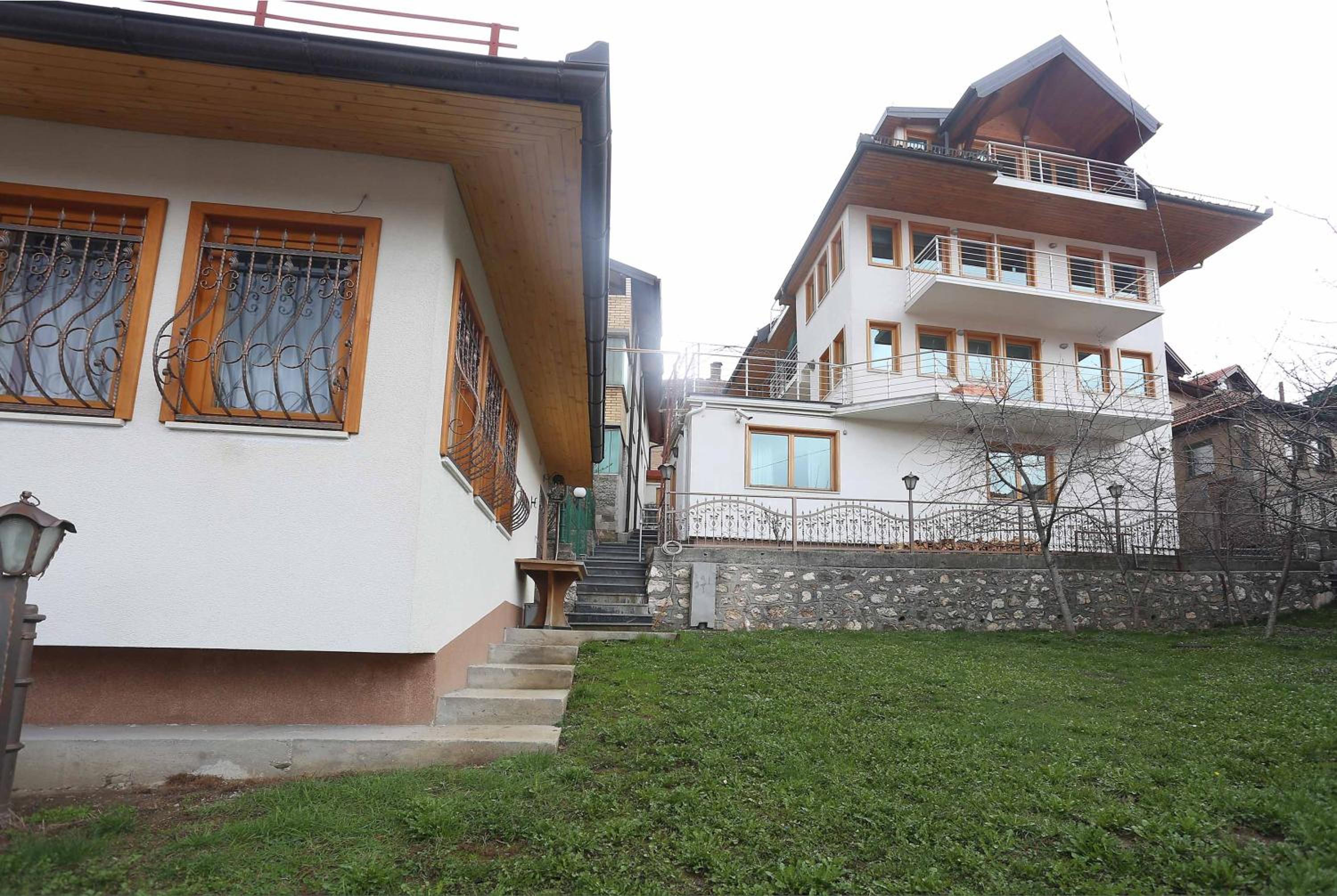 Villa Una