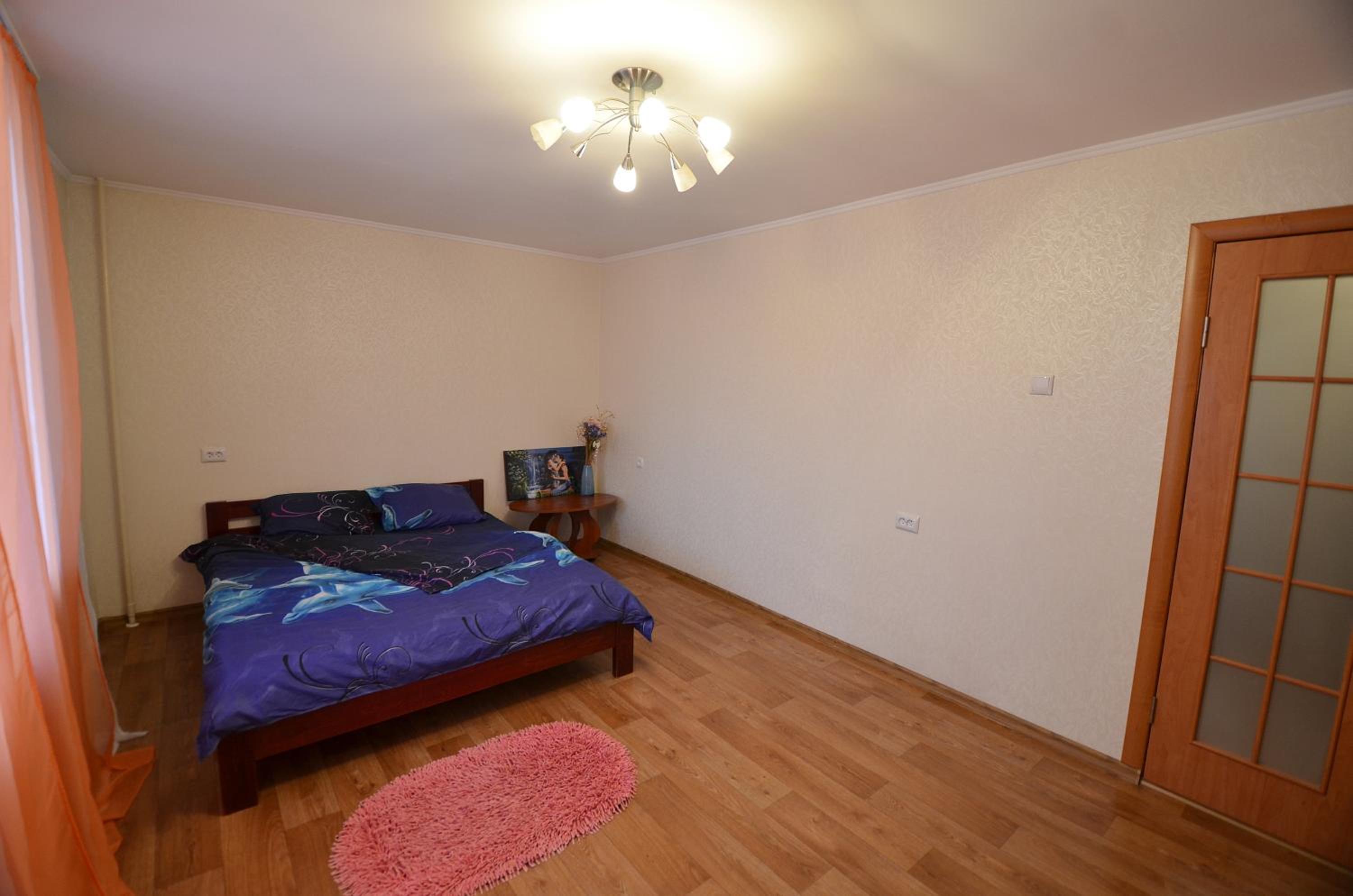 Apartment on Navarynska view 3