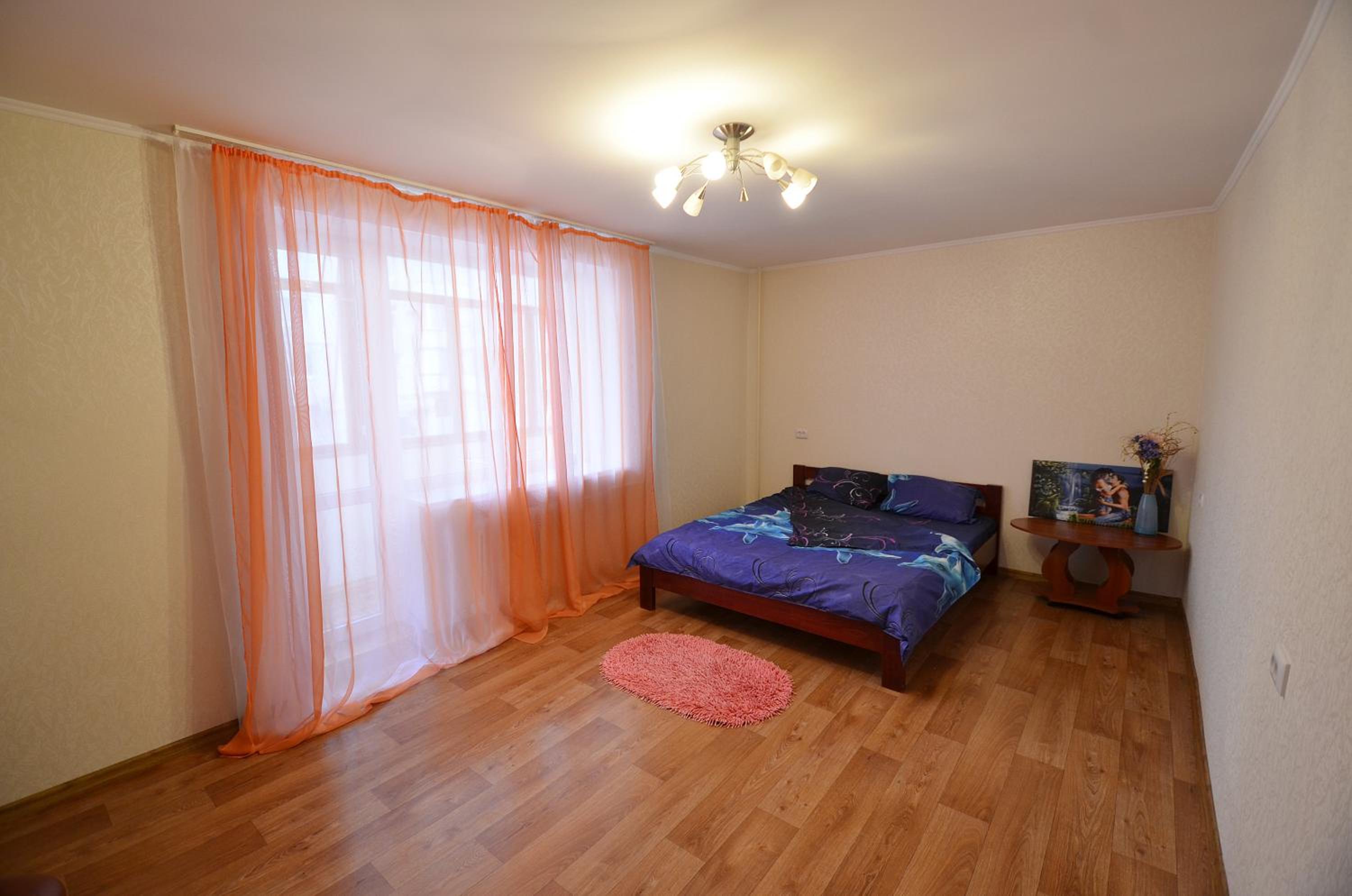Apartment on Navarynska view 5