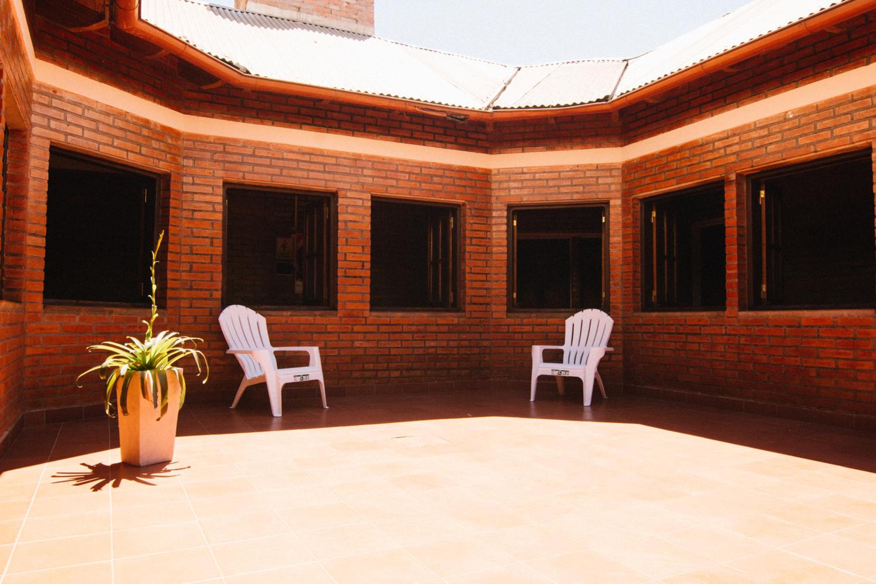 Madre America Hotel & Hostel