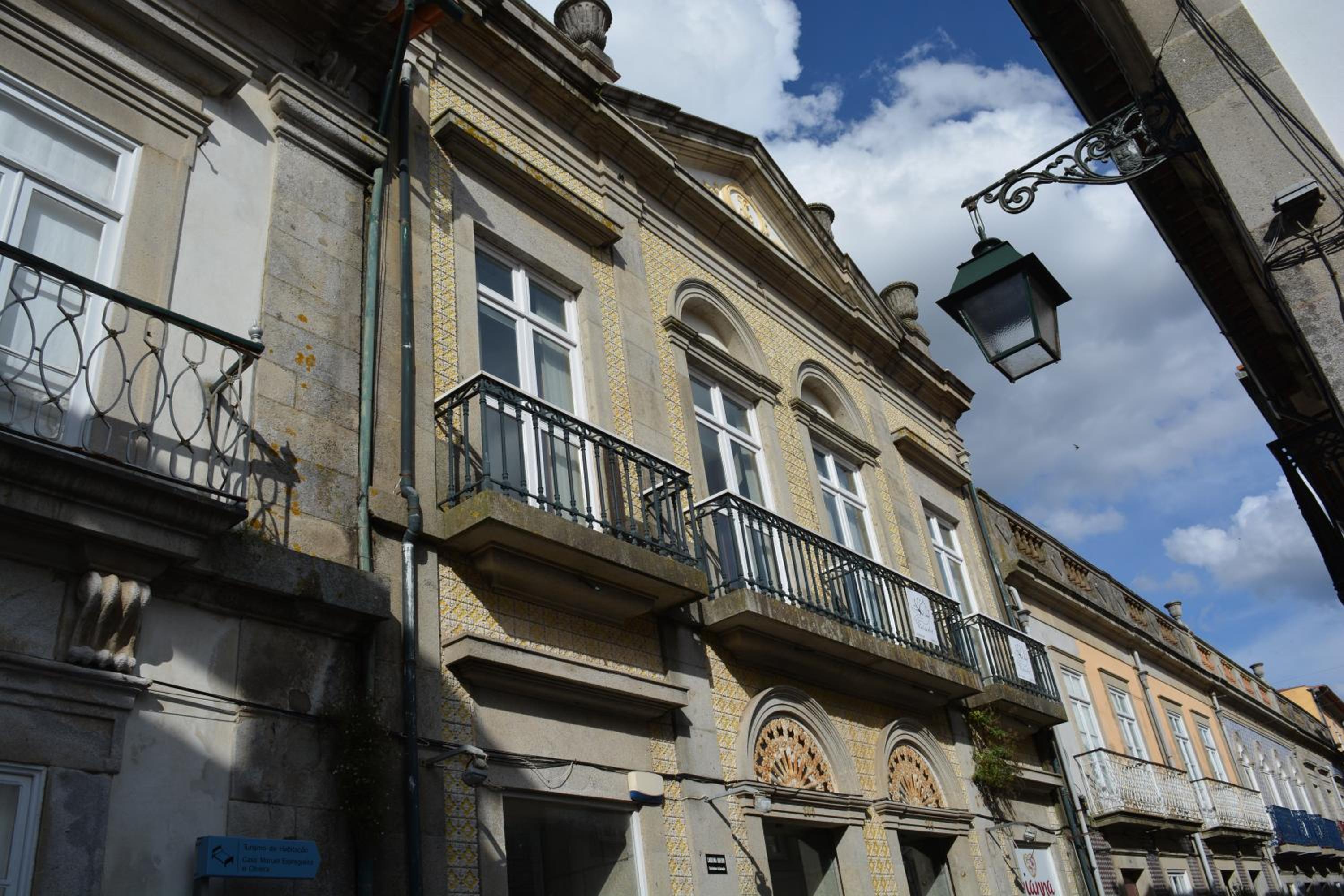 Spacious Apt. at Viana's Top Location