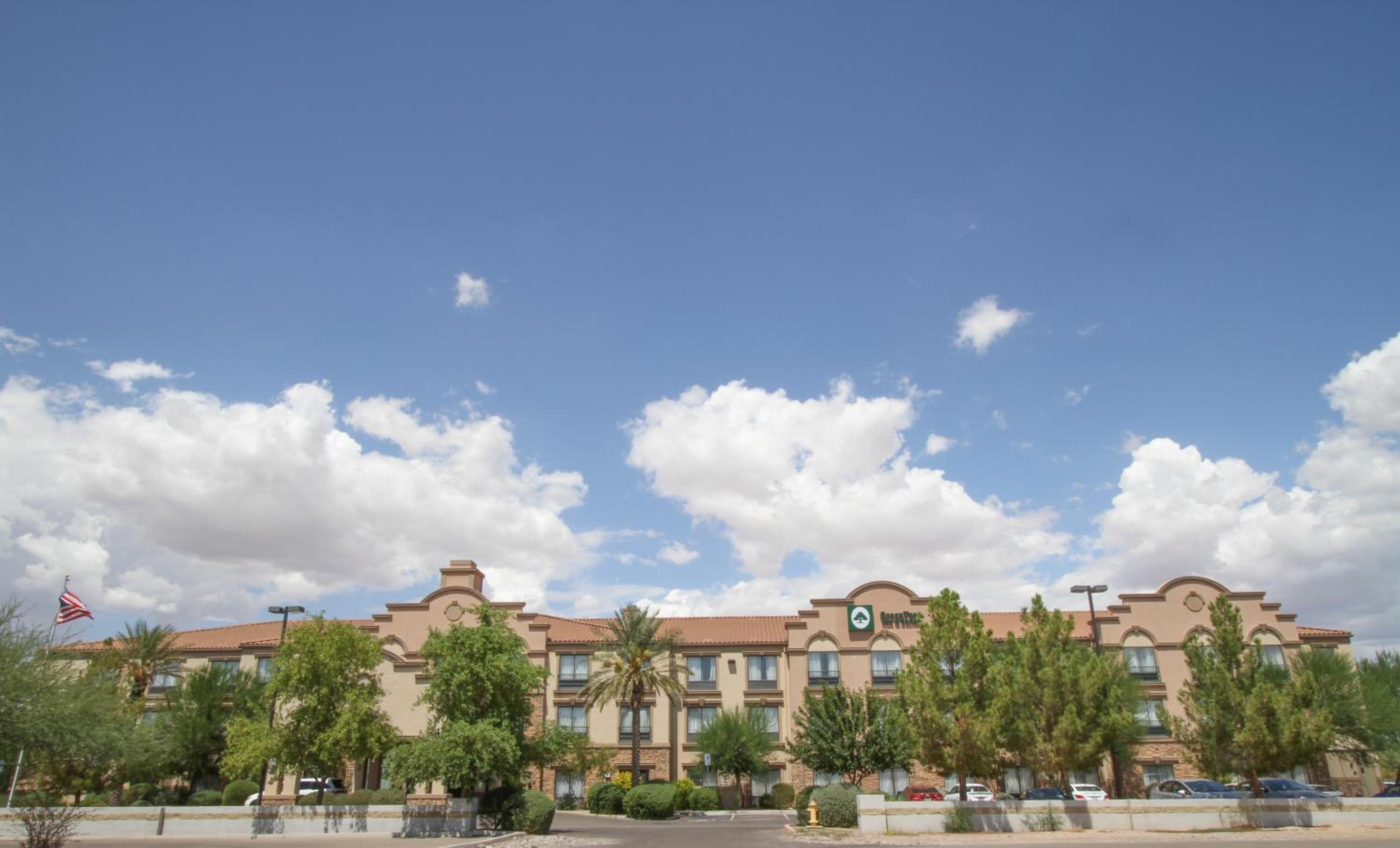 Casa Grande Vacations - GreenTree Inn and Suites Florence, AZ - Property Image 3