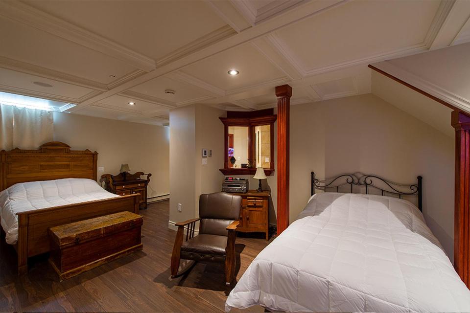Auberge Mr James view 3