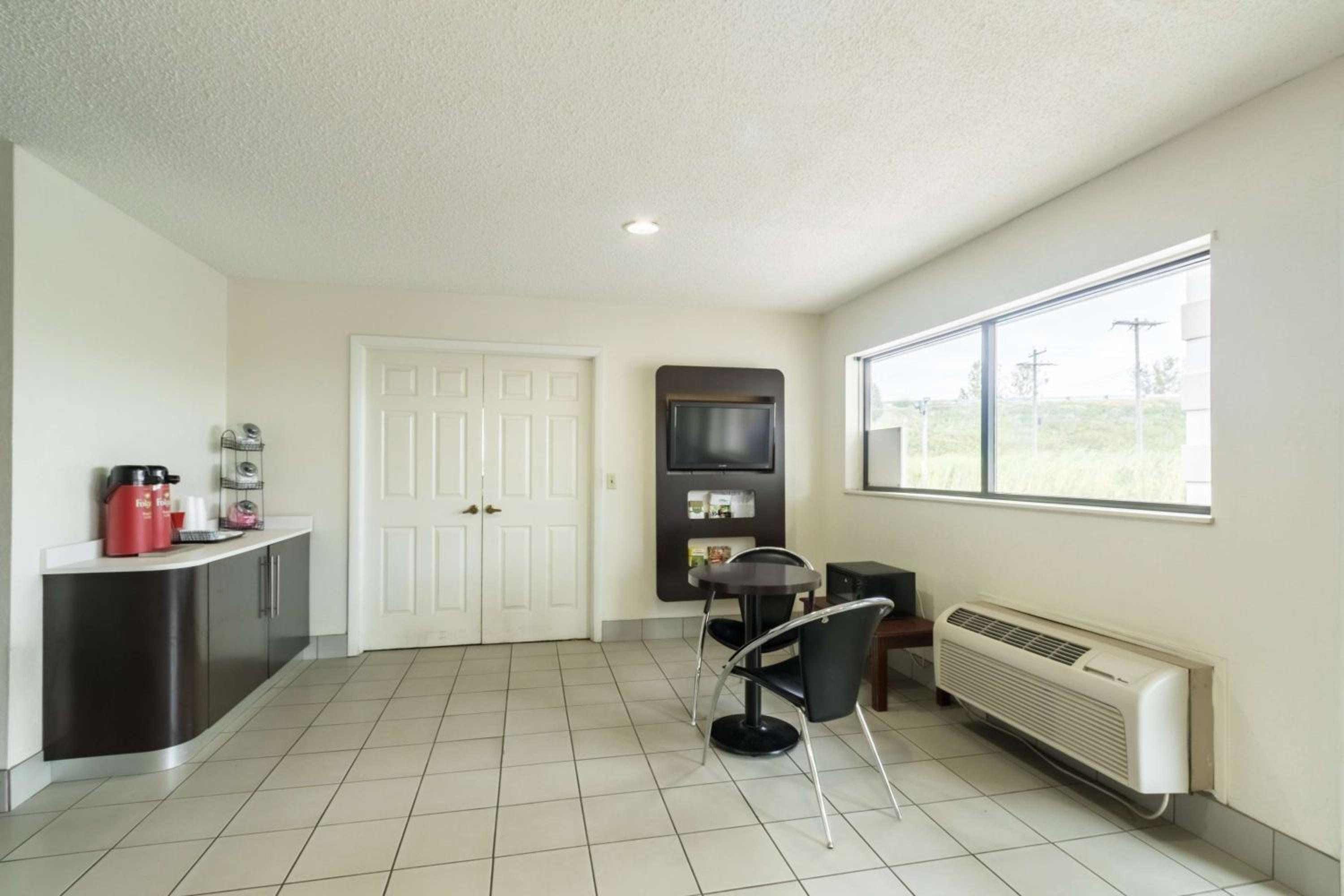 Crawfordsville Vacations - Motel 6-Crawfordsville, IN - Property Image 20