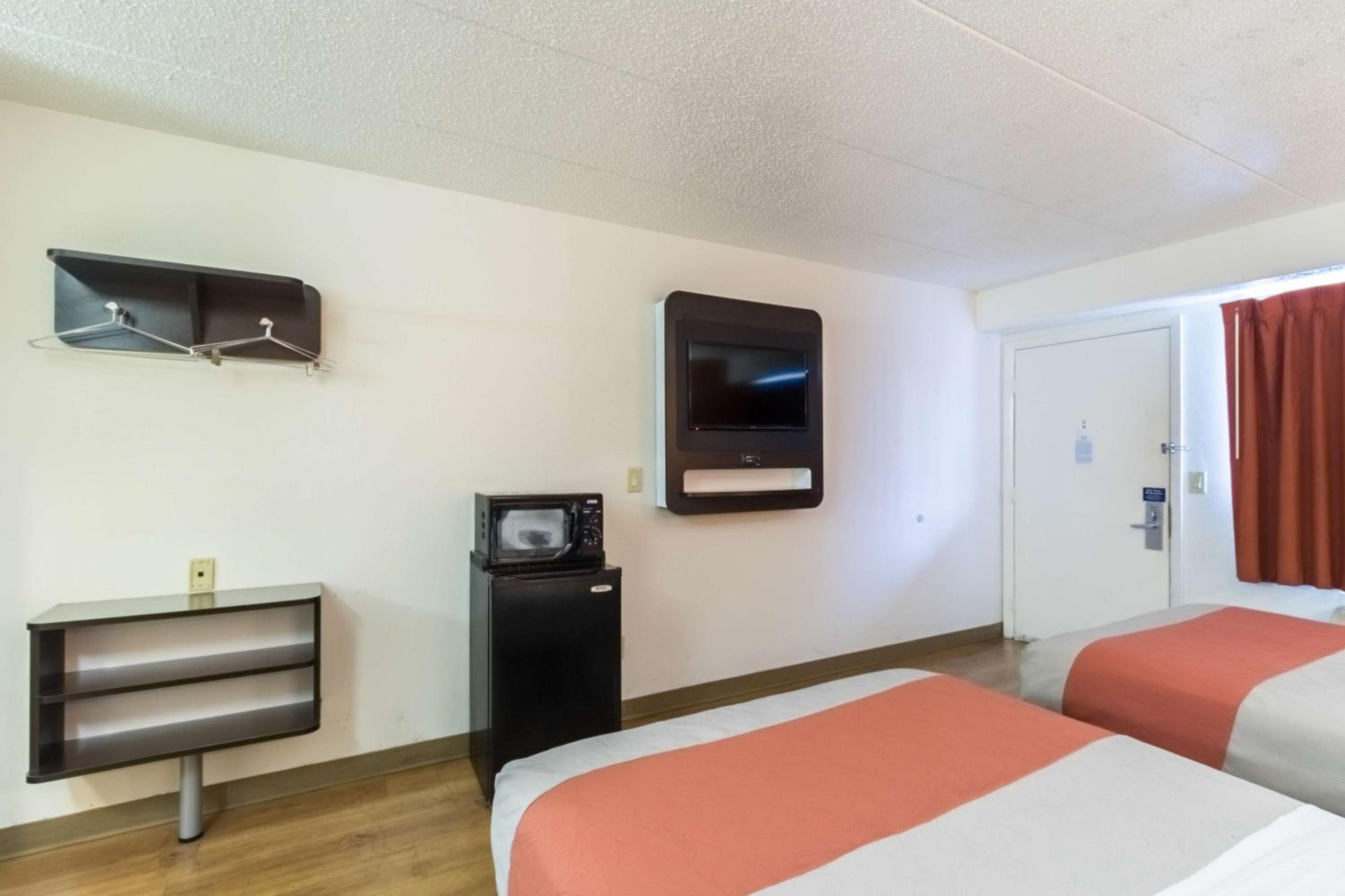Crawfordsville Vacations - Motel 6-Crawfordsville, IN - Property Image 9