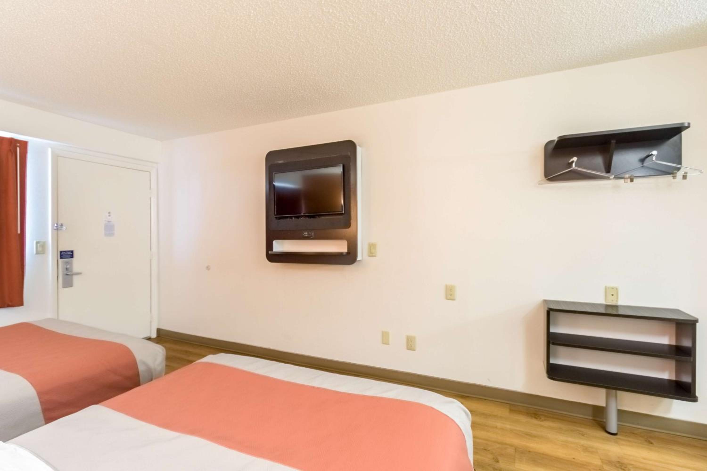 Crawfordsville Vacations - Motel 6-Crawfordsville, IN - Property Image 6