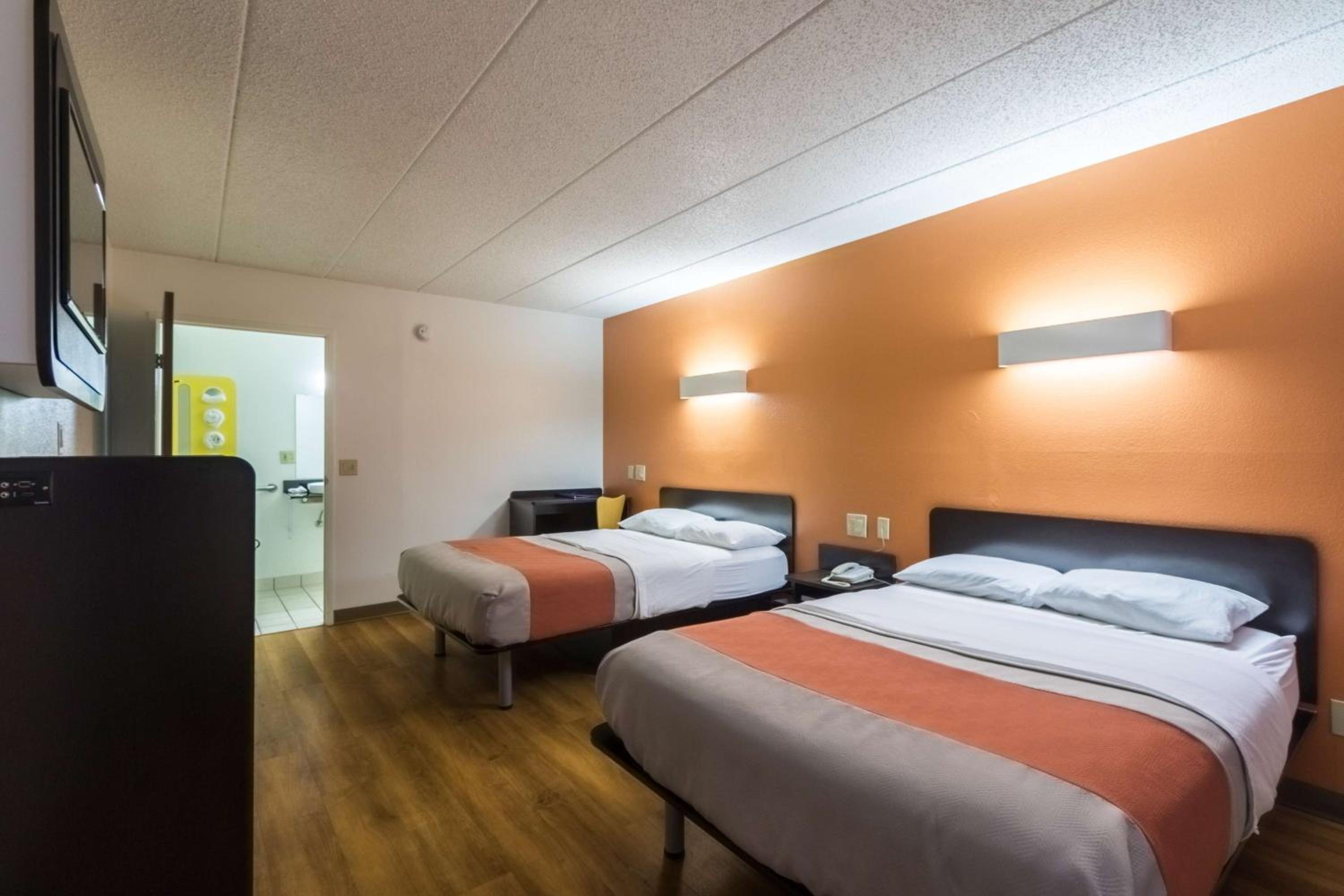 Crawfordsville Vacations - Motel 6-Crawfordsville, IN - Property Image 4