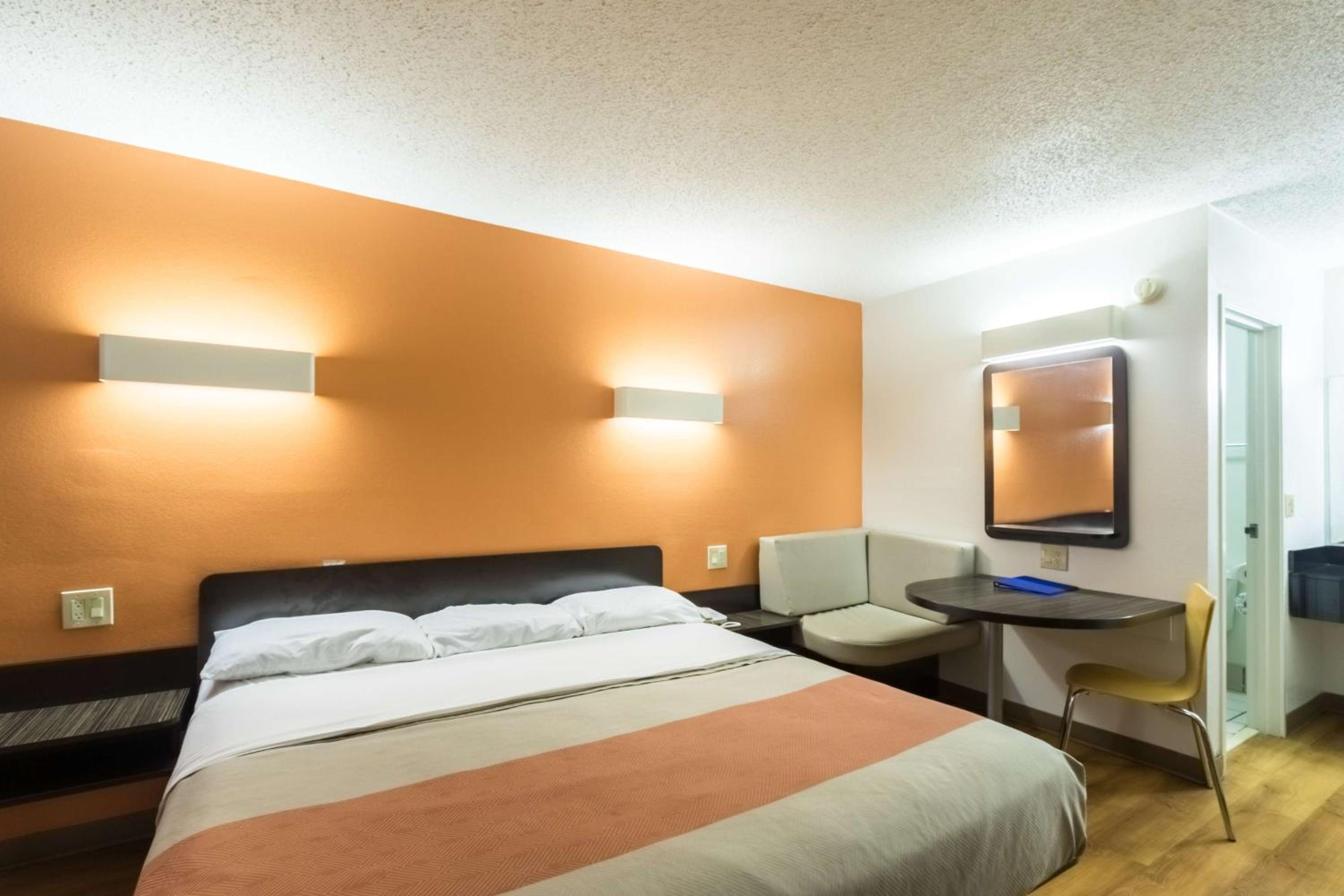 Crawfordsville Vacations - Motel 6-Crawfordsville, IN - Property Image 37