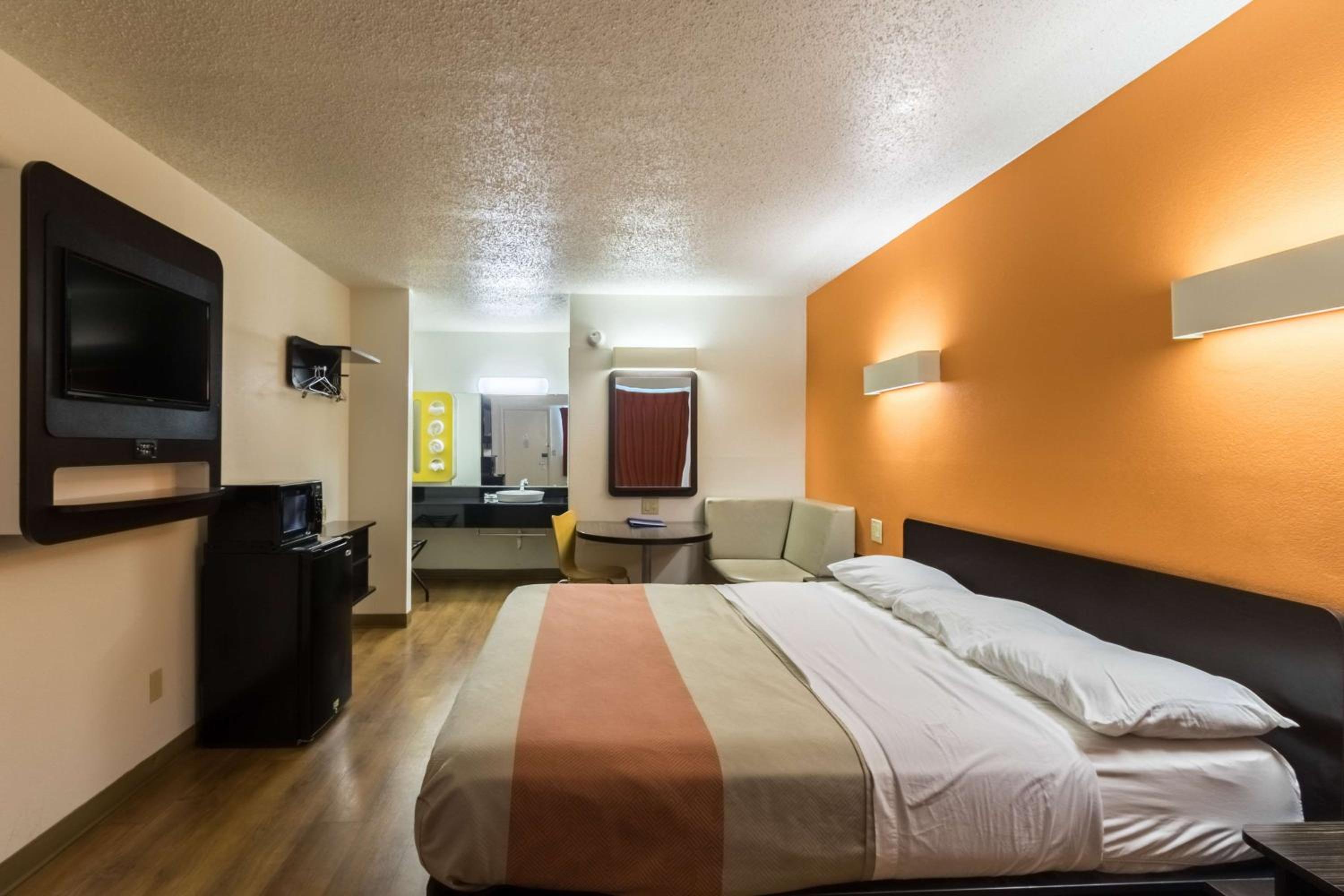 Crawfordsville Vacations - Motel 6-Crawfordsville, IN - Property Image 31