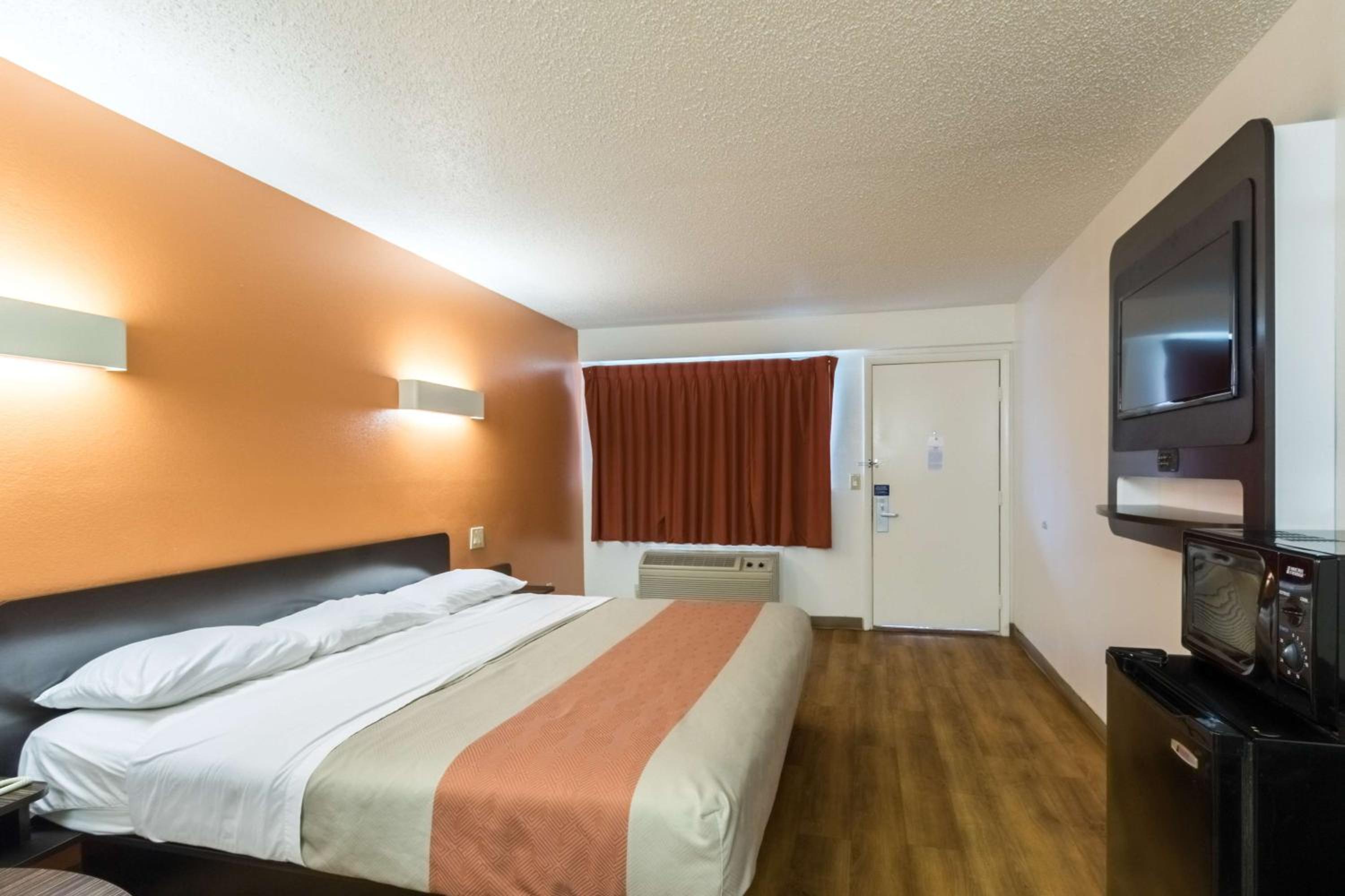 Crawfordsville Vacations - Motel 6-Crawfordsville, IN - Property Image 29