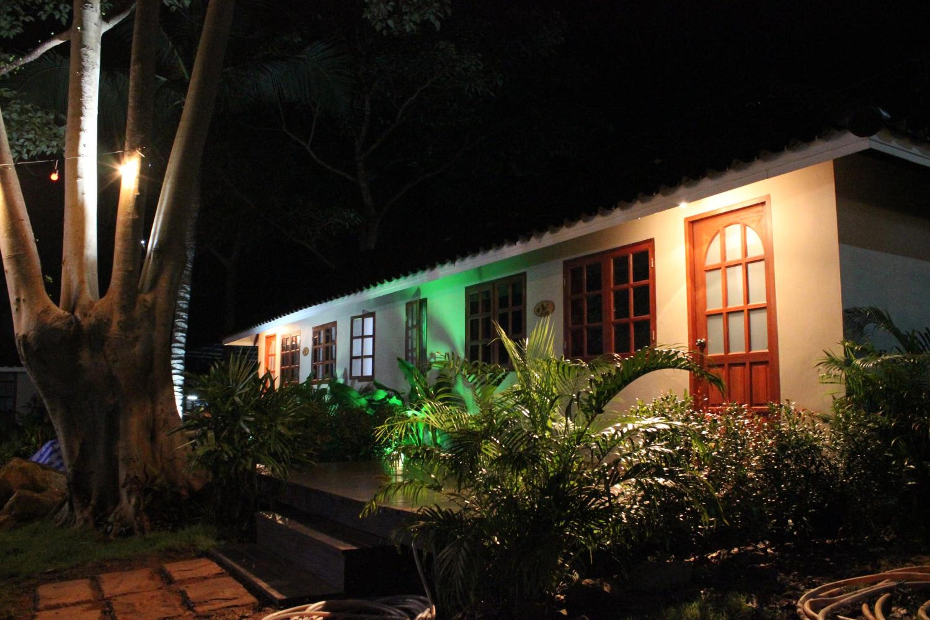 Red Moon Hideaway