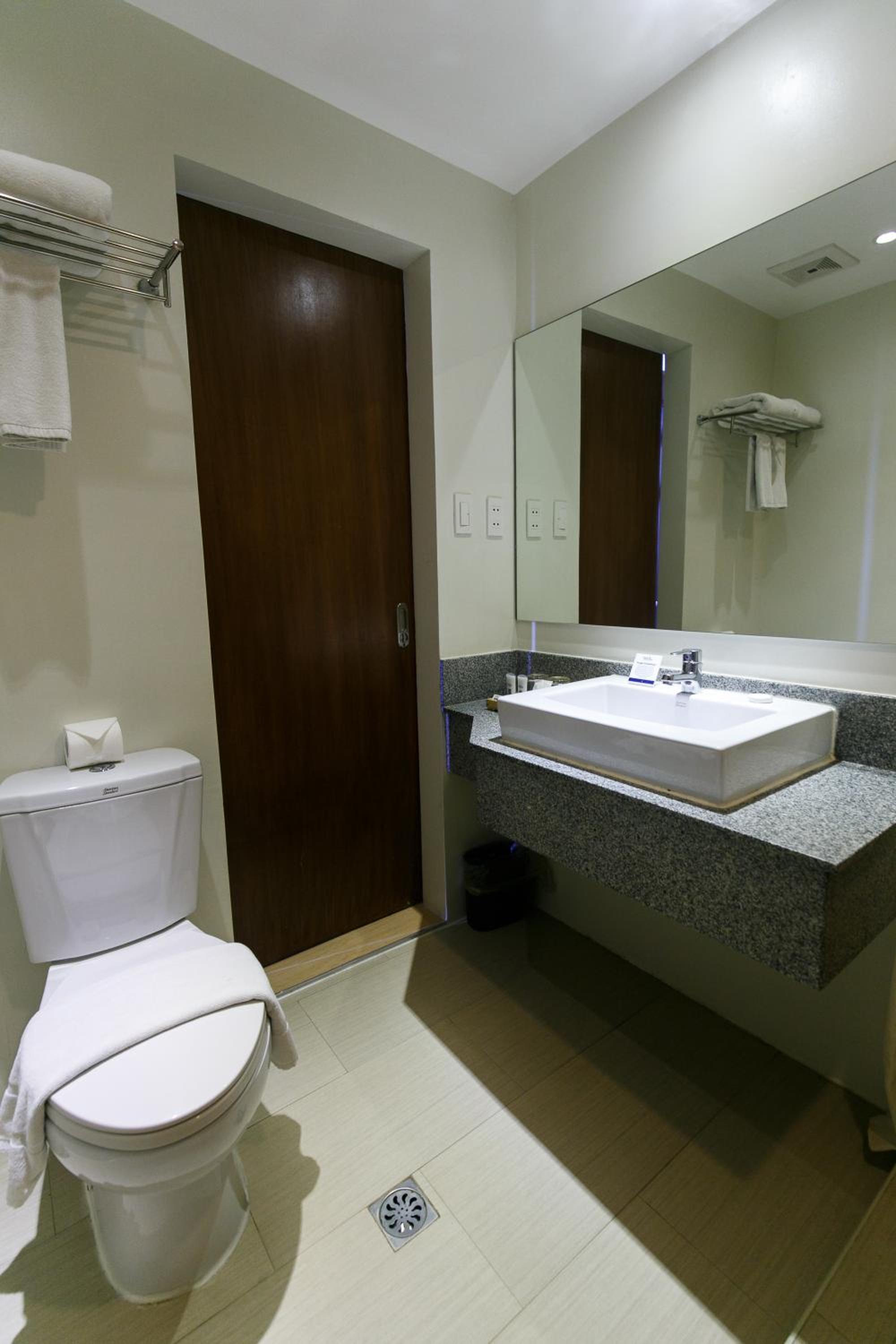 Solea Seaview Resort